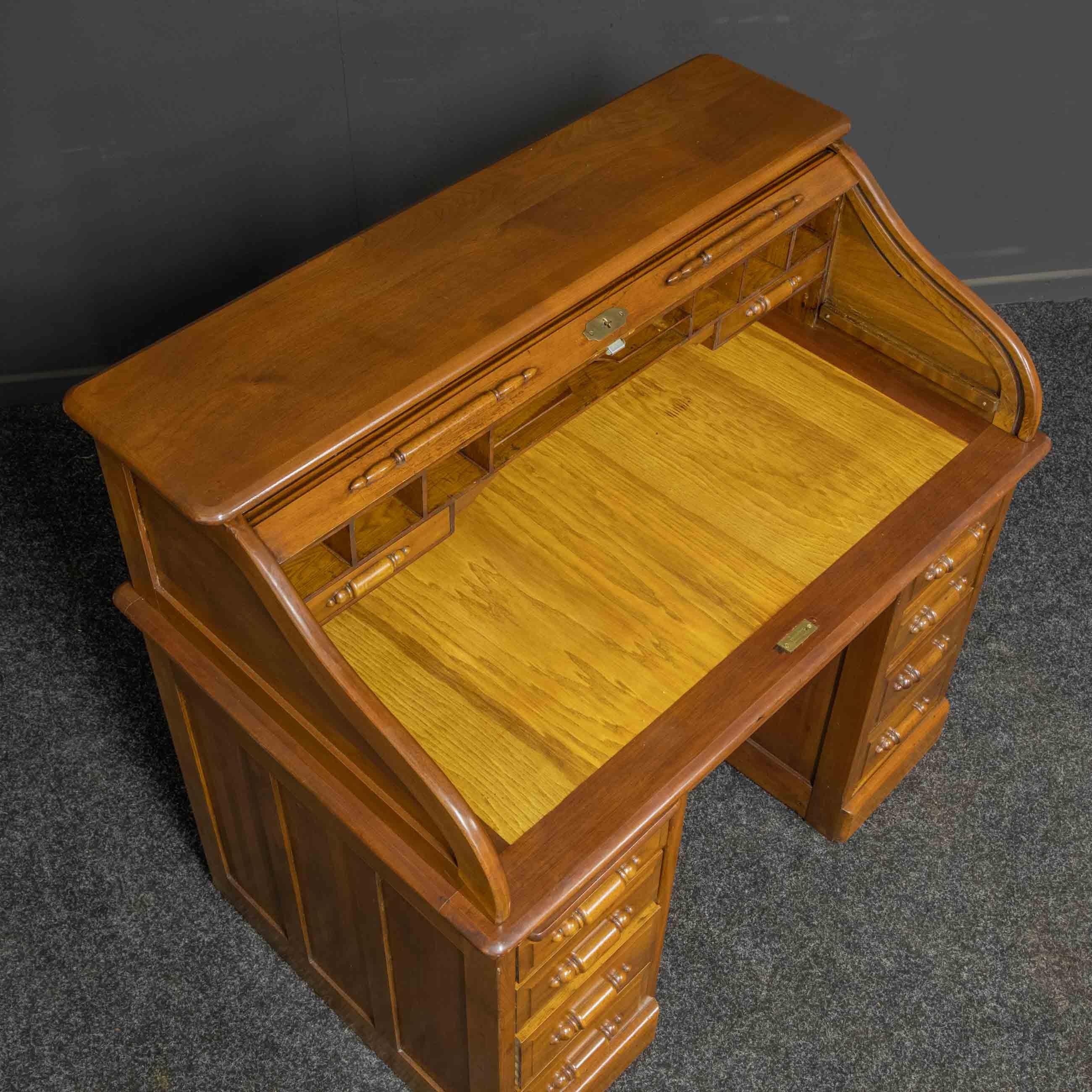 Early 20th Century Small Walnut Roll Top Desk In Good Condition For Sale In Manchester, GB
