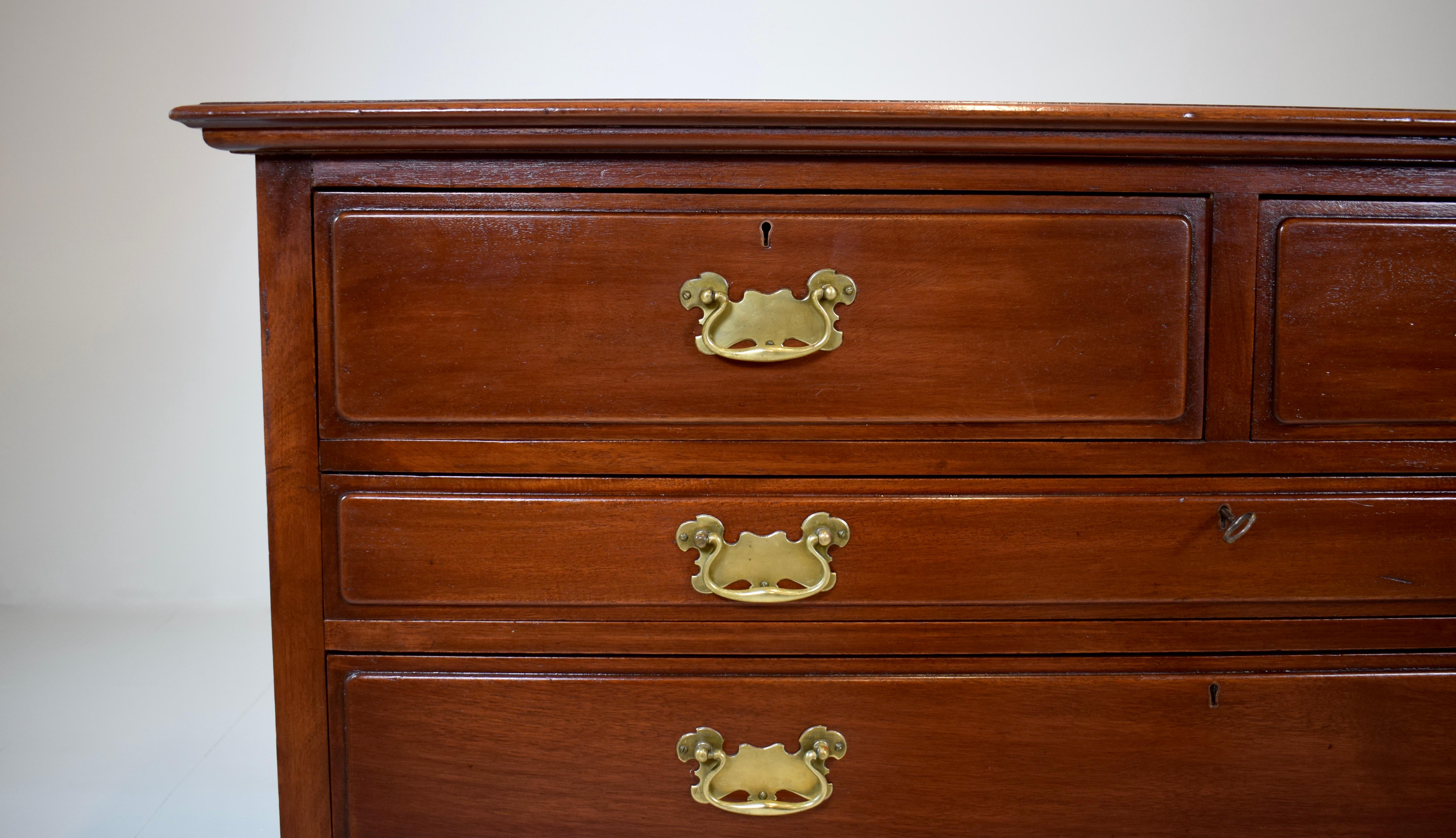 Early 20th Century Solid Mahogany Chippendale Dresser In Good Condition For Sale In Southampton, NJ