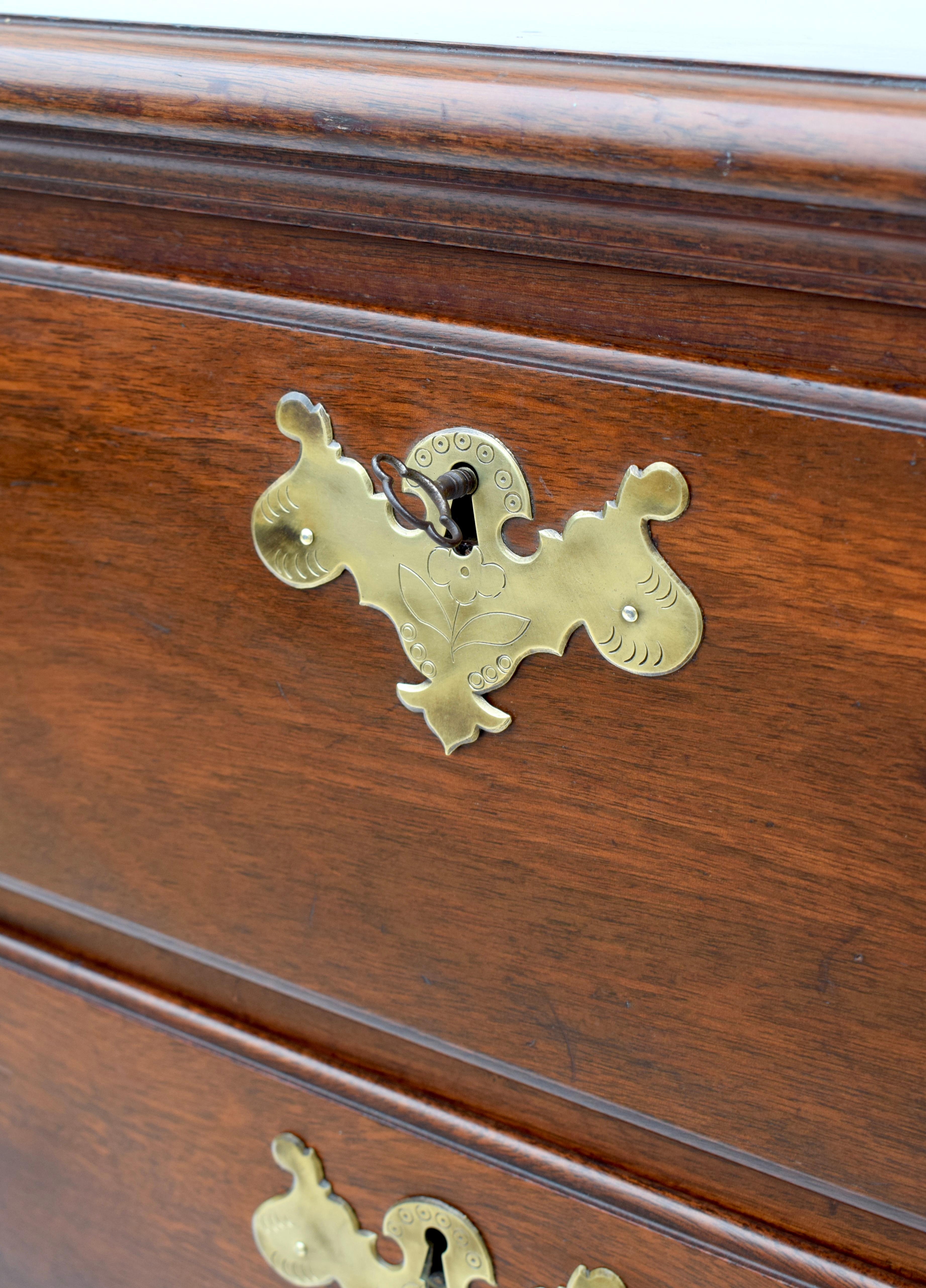 Early 20th Century Solid Mahogany Chippendale Dresser 3