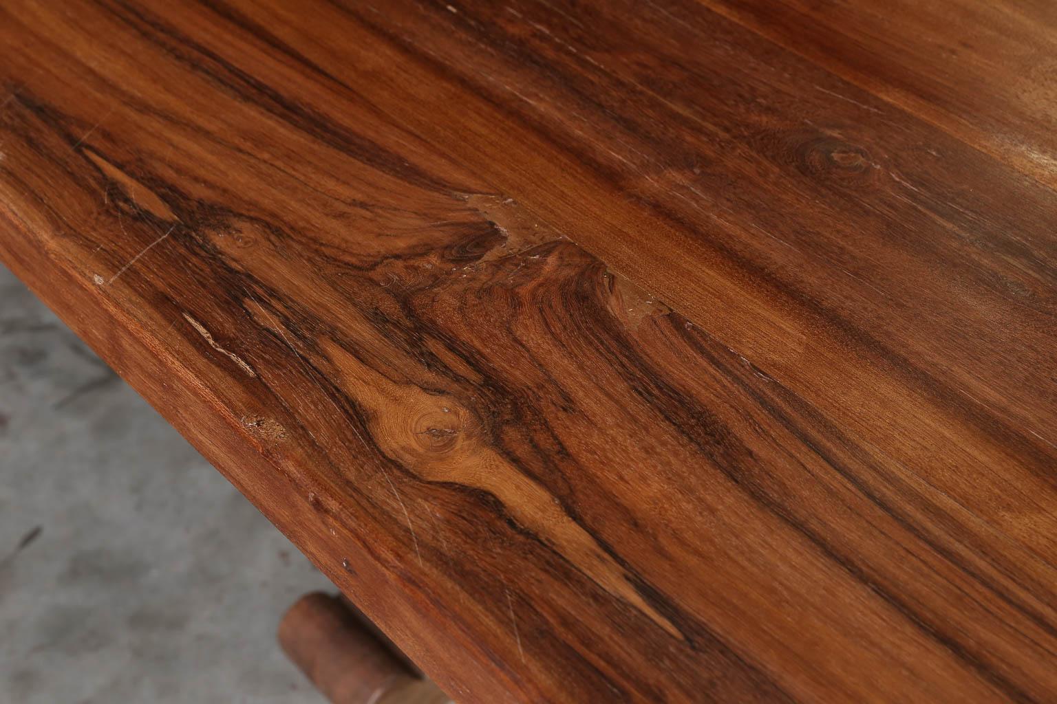Anglo Raj Early 20th Century Solid Teak Wood British Colonial Classic Dining Table For Sale