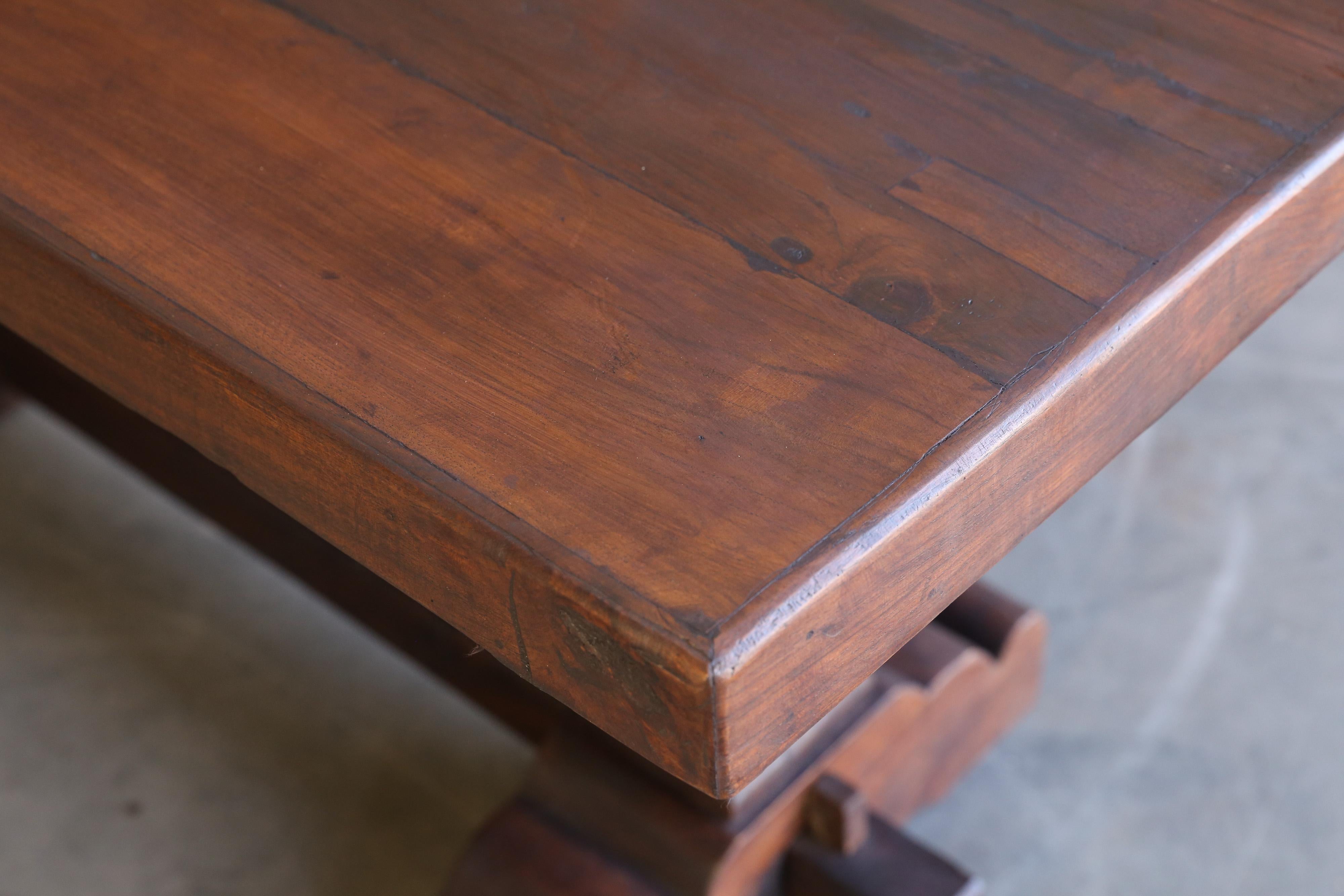 Indian Early 20th Century Solid Teak Wood Pedestal Dining Table from a Settler's Home