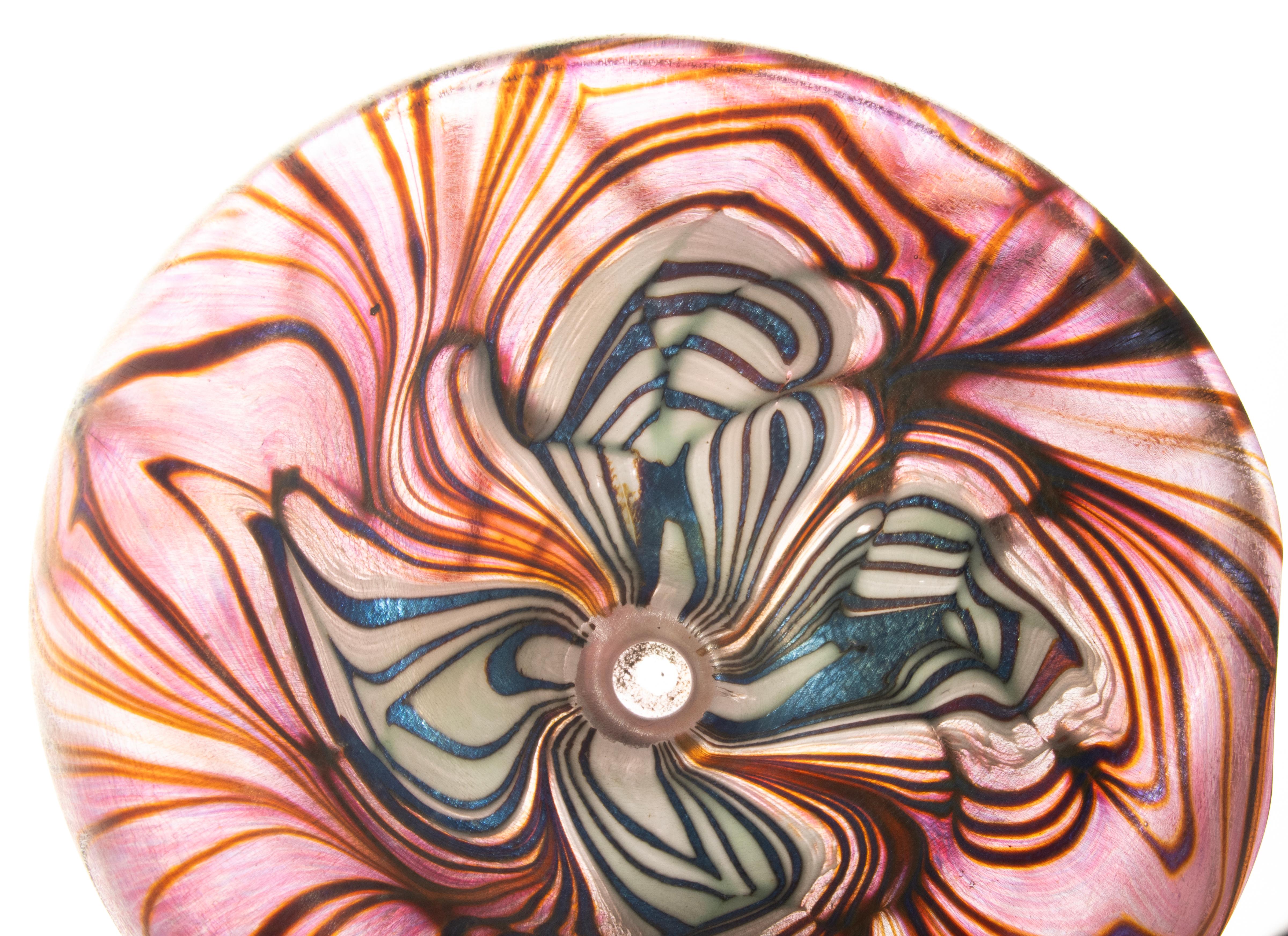 Early 20th Century Soliflore Vase - Art Nouveau Iridescent Glas For Sale 7