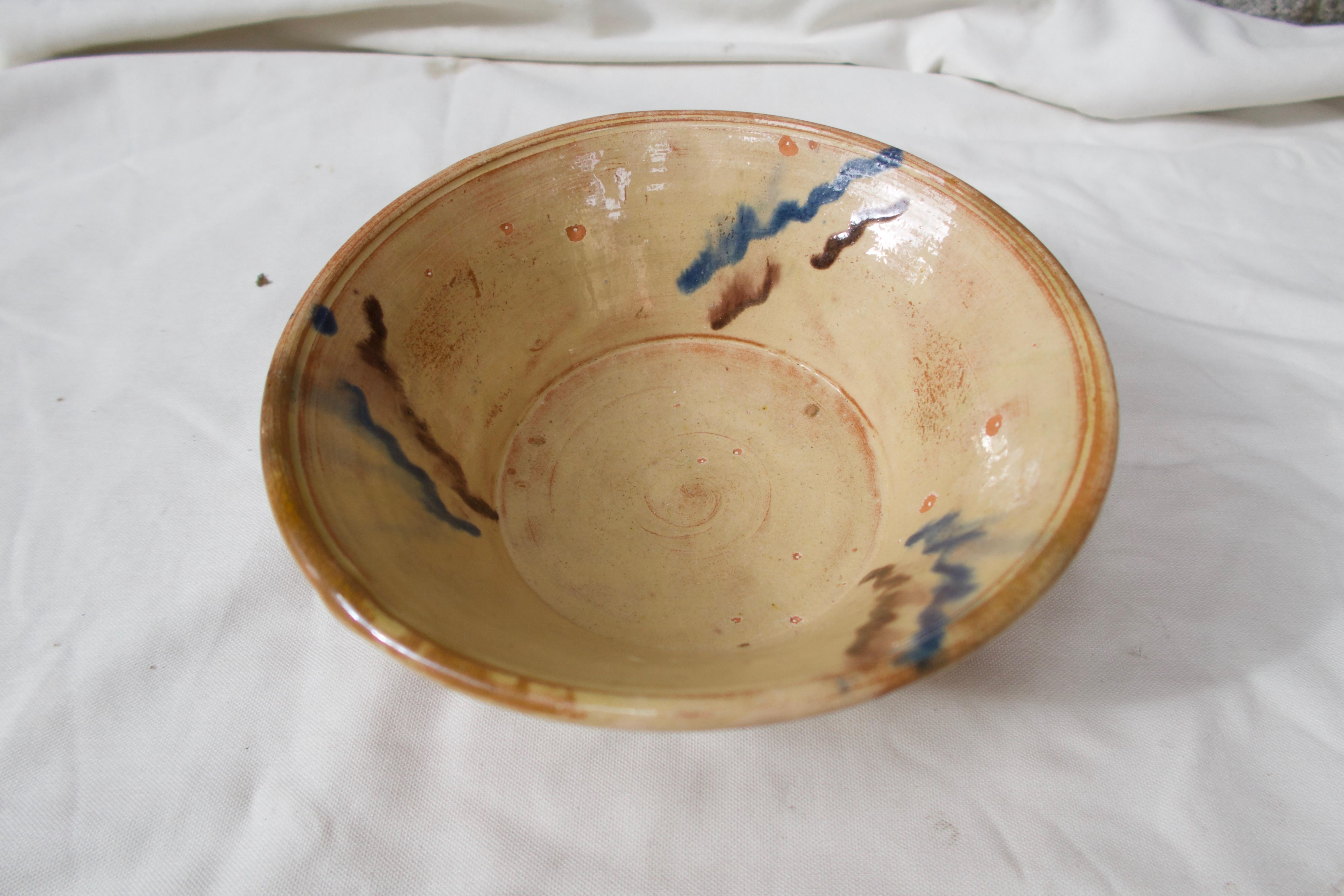 Arts and Crafts Early 20th Century Spanish Brown and Blue Glazed Terracotta Lebrillo For Sale