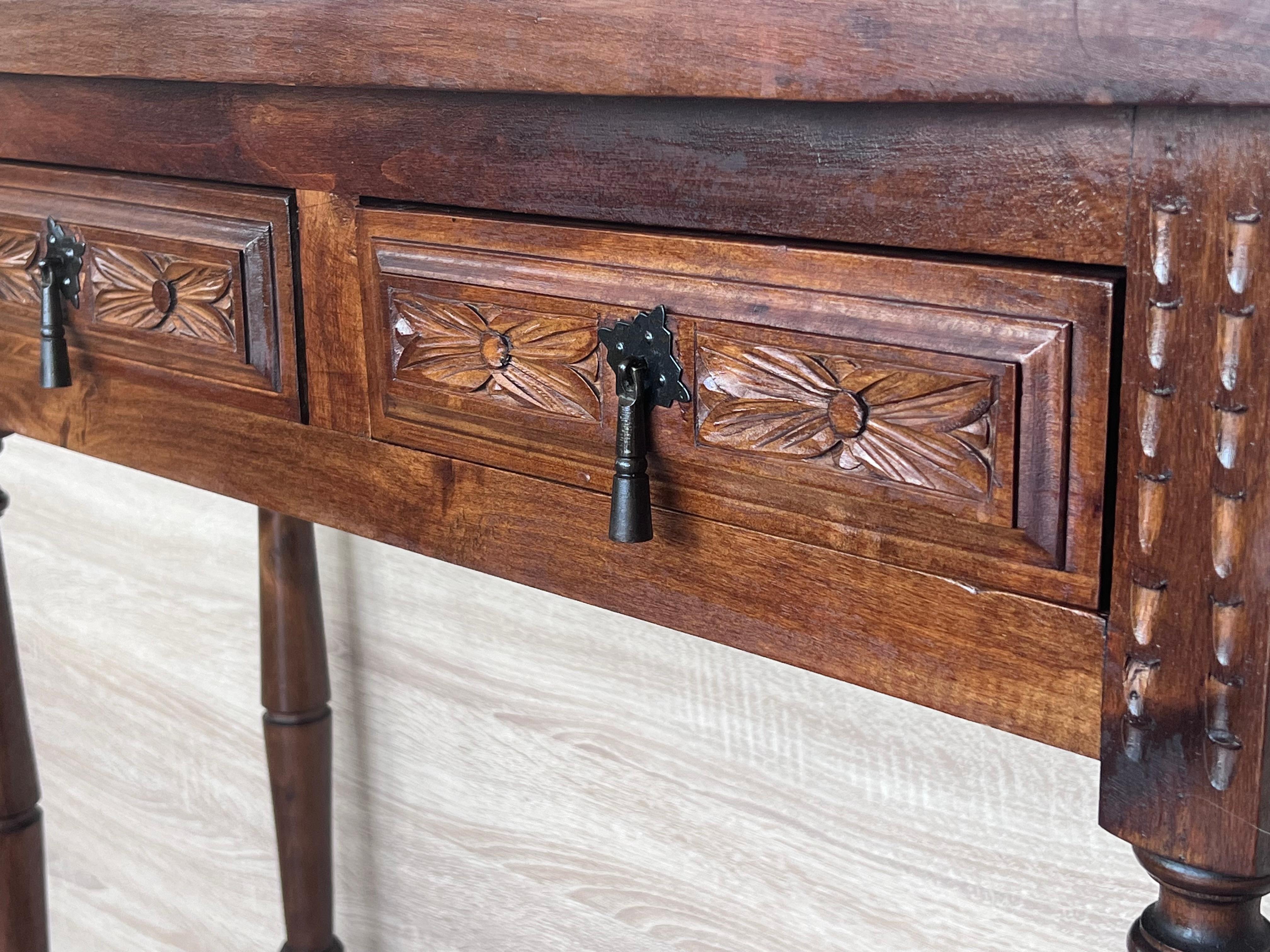 Early 20th Century Spanish Carved Console Table with Fluted Legs 5