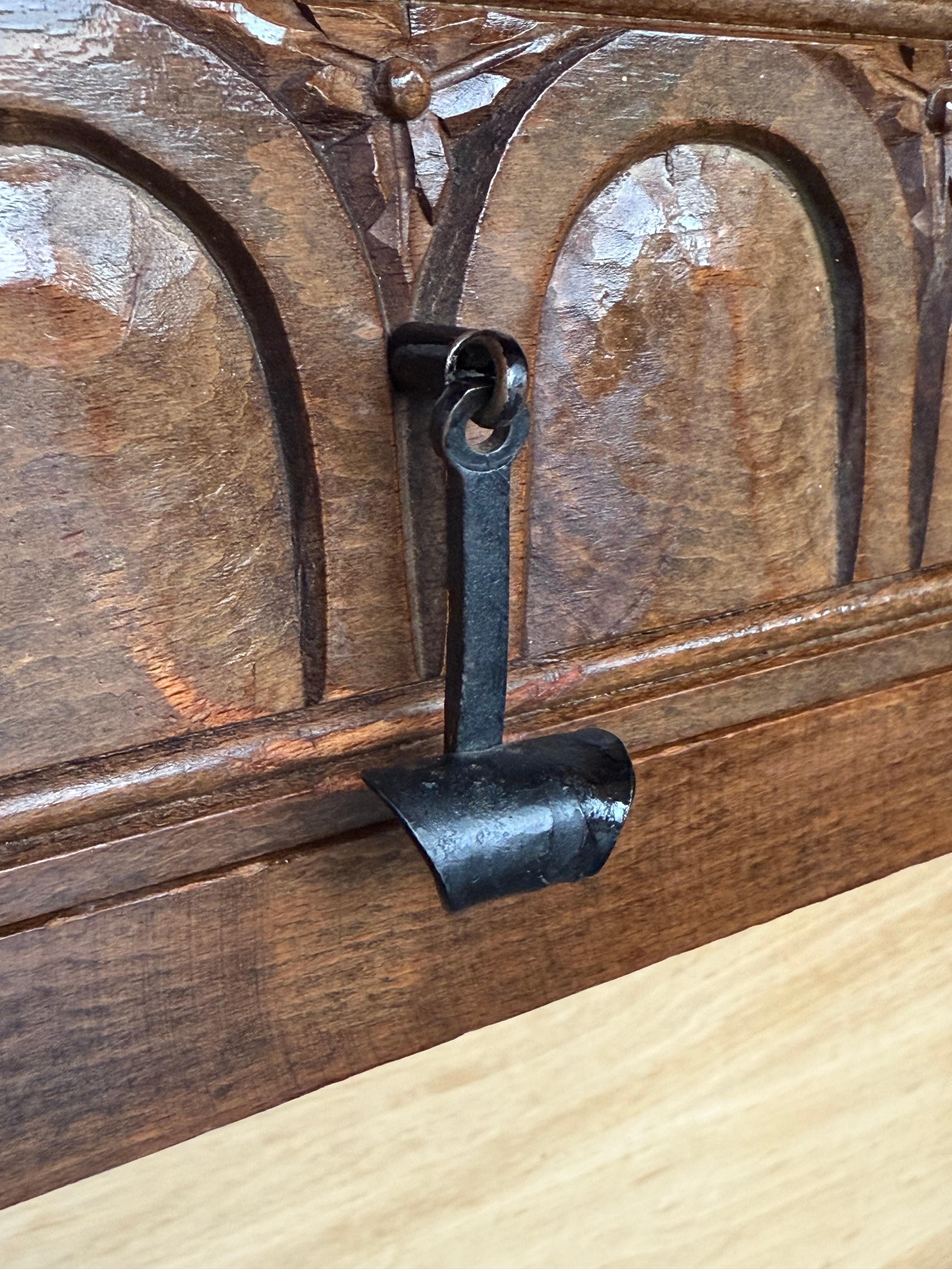 Early 20th Century Spanish Carved Console Table with Fluted Legs For Sale 5