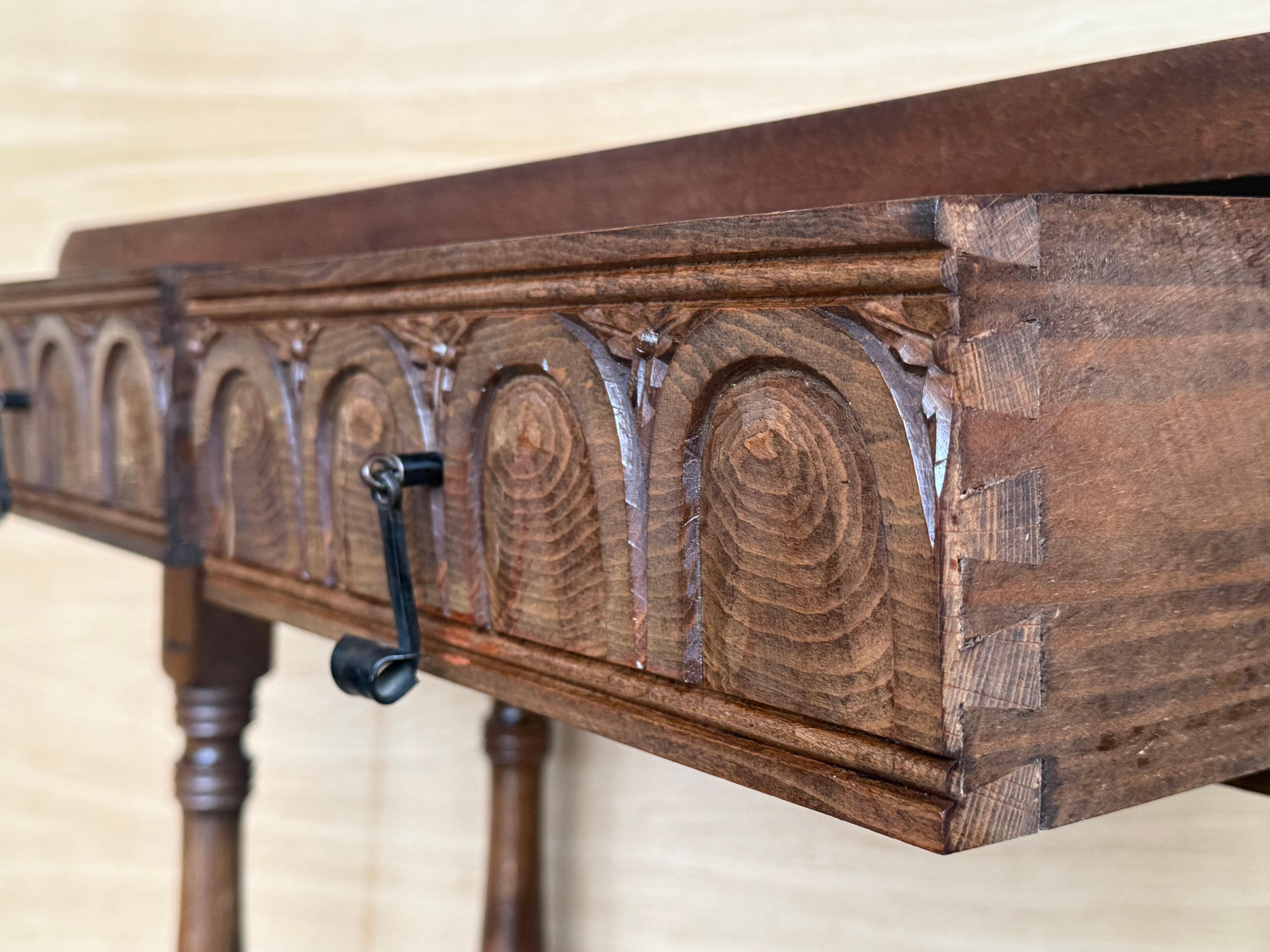 Early 20th Century Spanish Carved Console Table with Fluted Legs For Sale 6