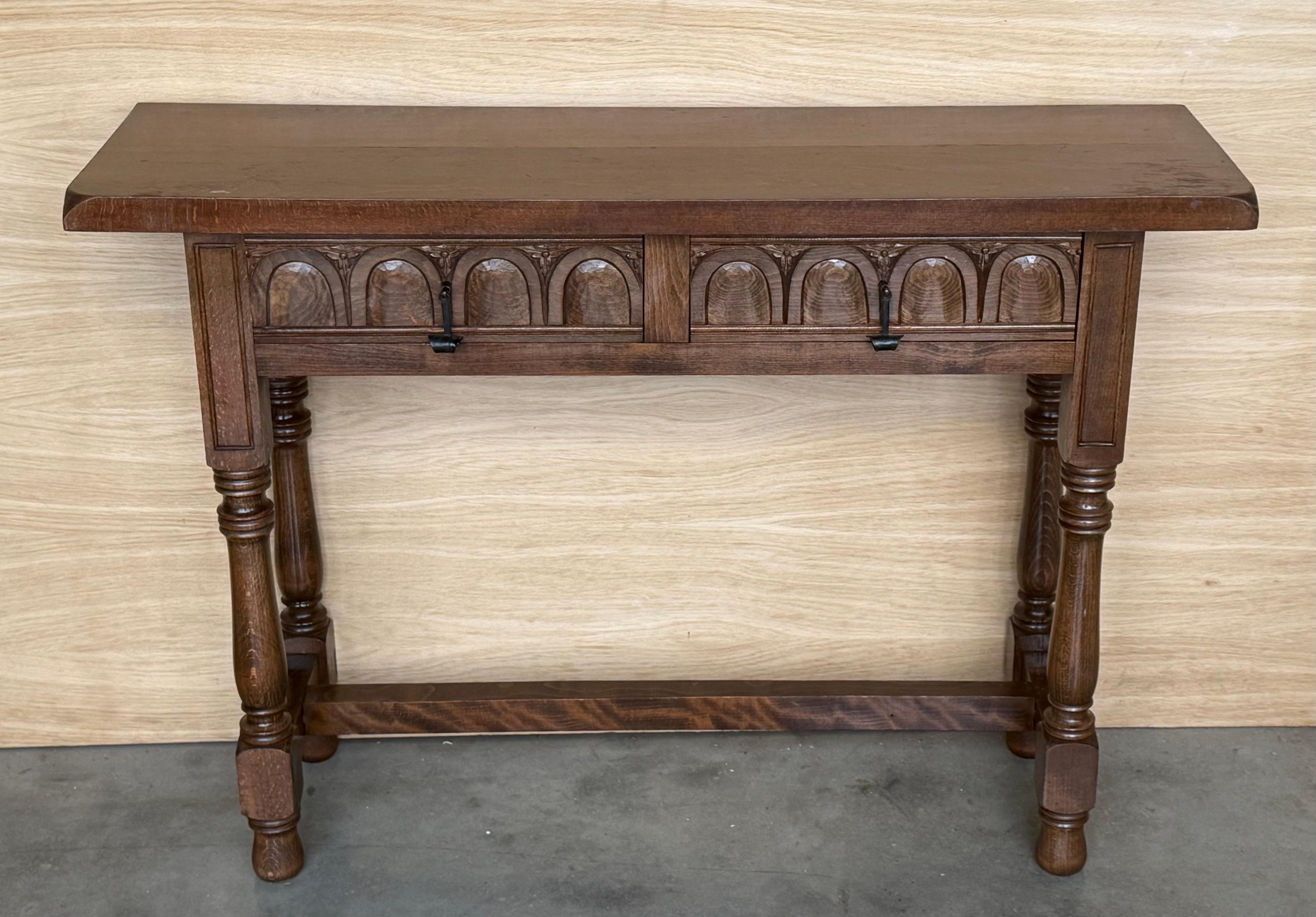 Baroque Early 20th Century Spanish Carved Console Table with Fluted Legs For Sale