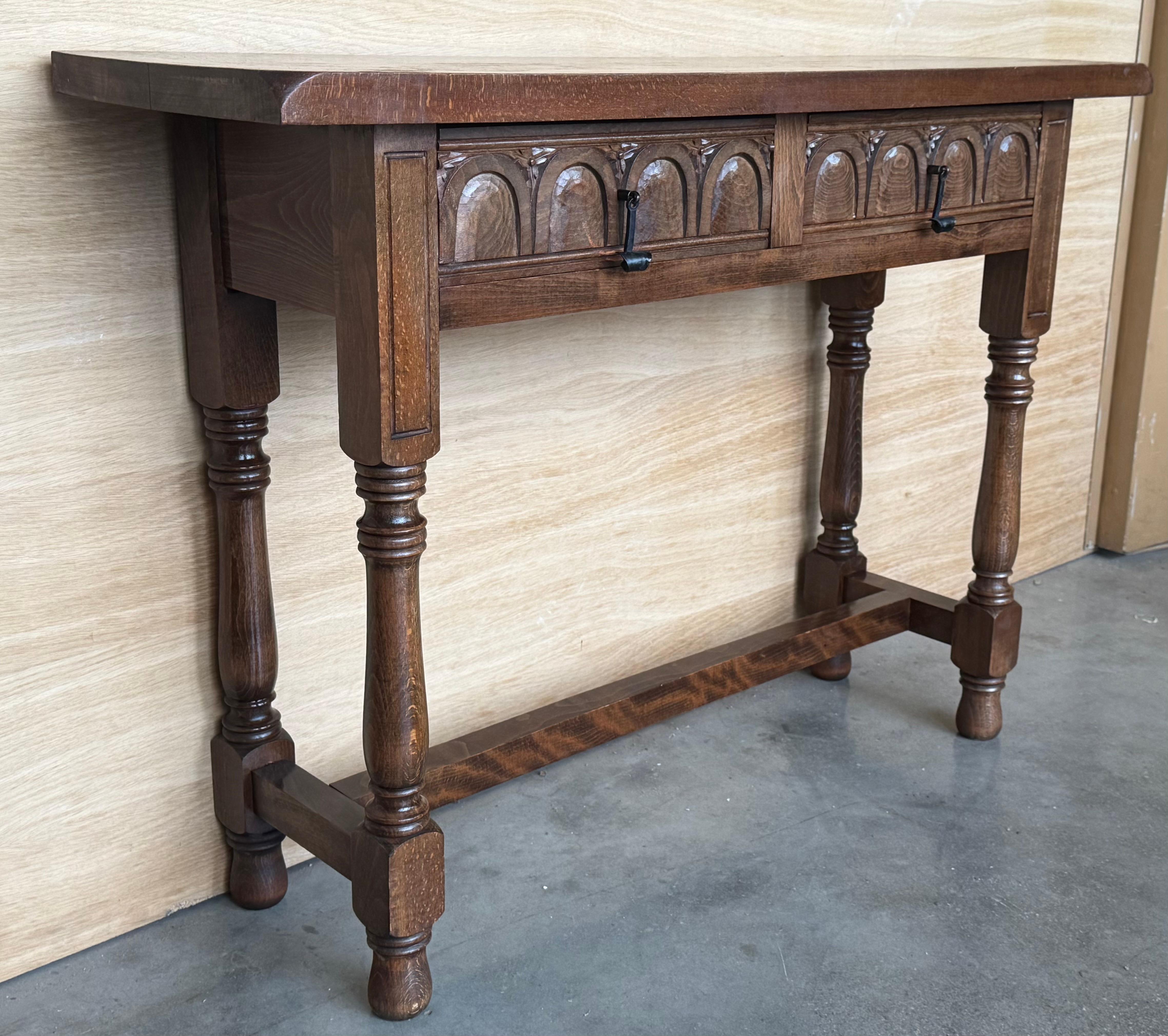 Walnut Early 20th Century Spanish Carved Console Table with Fluted Legs For Sale