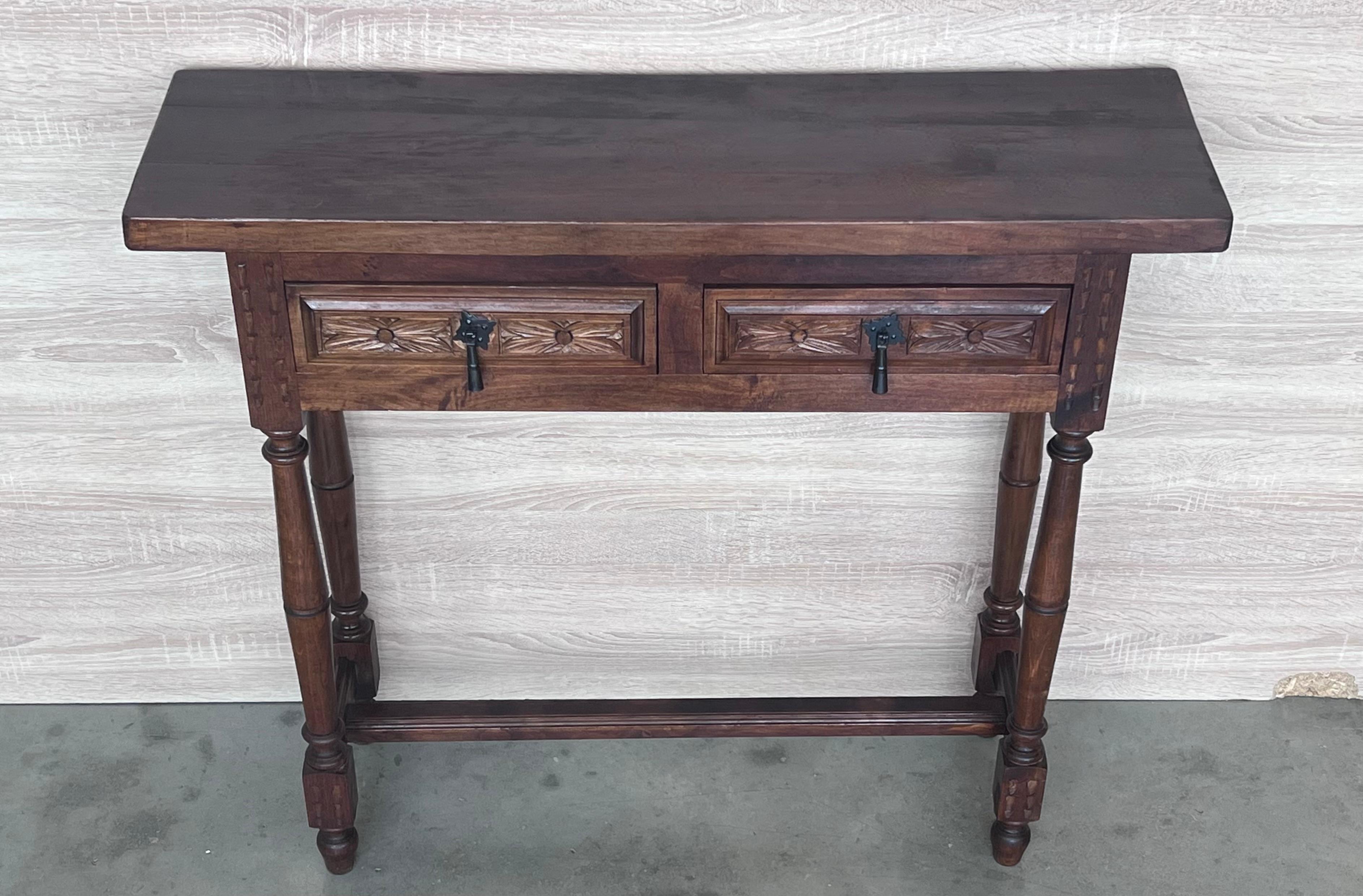 Early 20th Century Spanish Carved Console Table with Fluted Legs 1