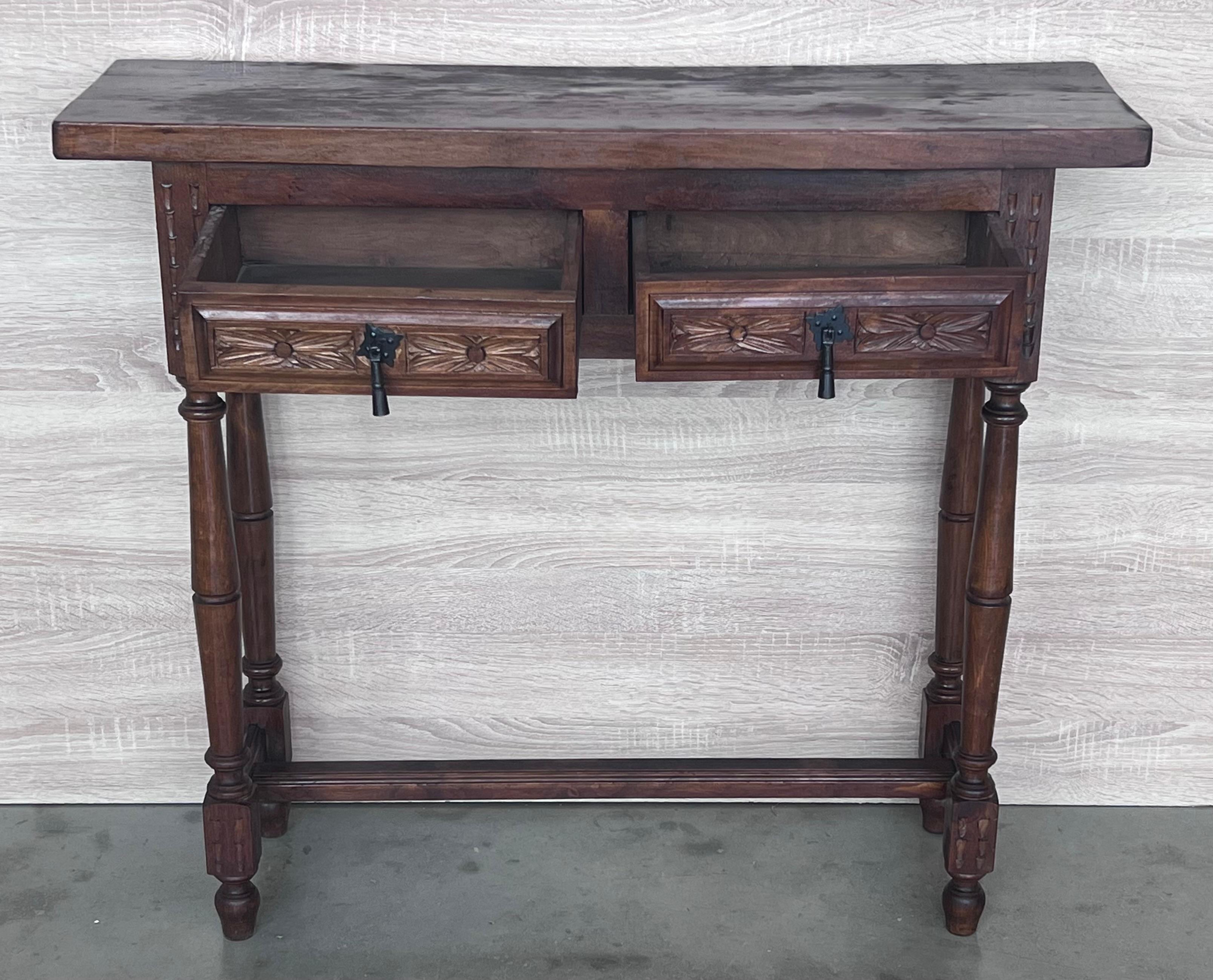 Early 20th Century Spanish Carved Console Table with Fluted Legs 2