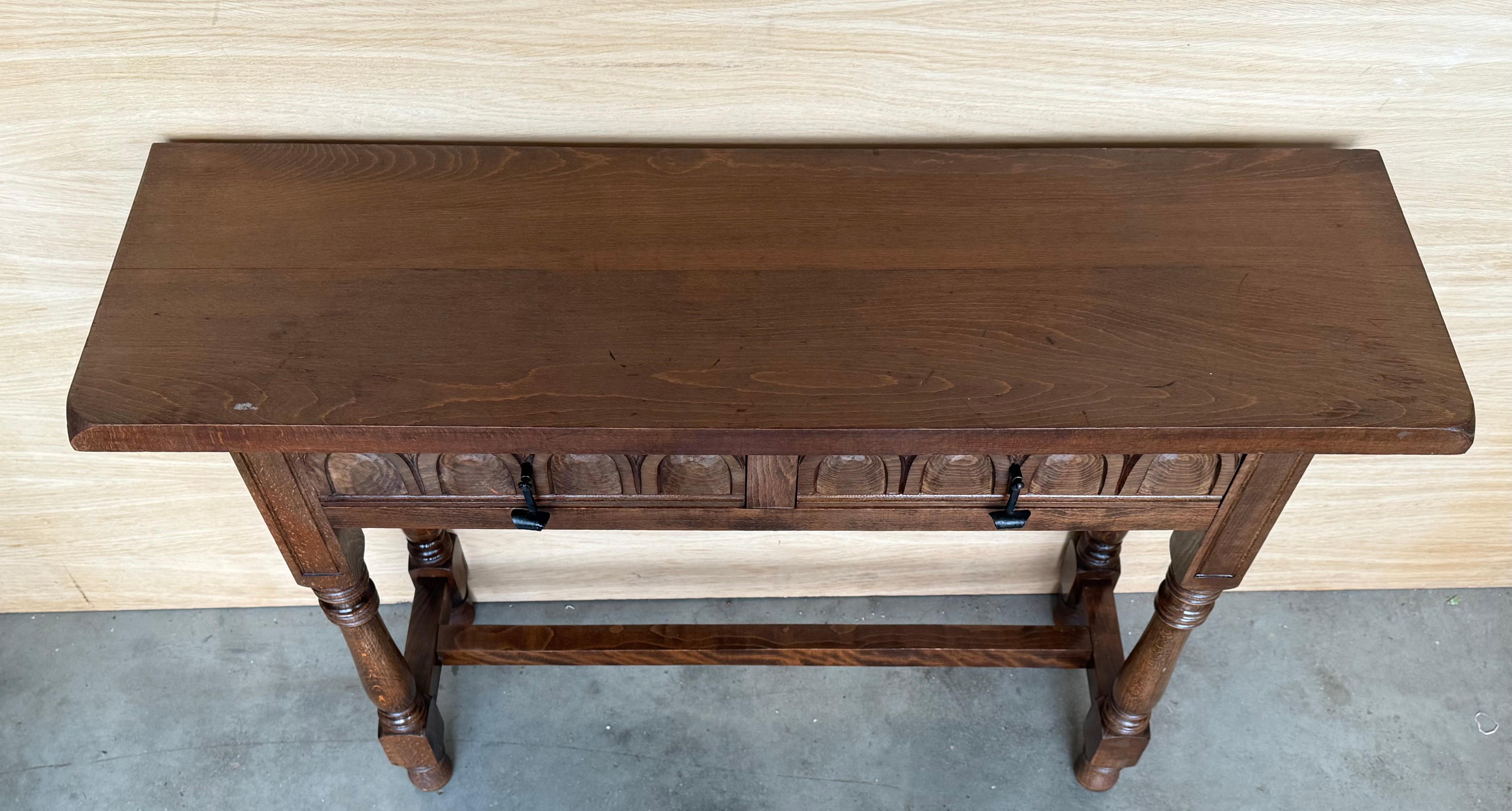 Early 20th Century Spanish Carved Console Table with Fluted Legs For Sale 2