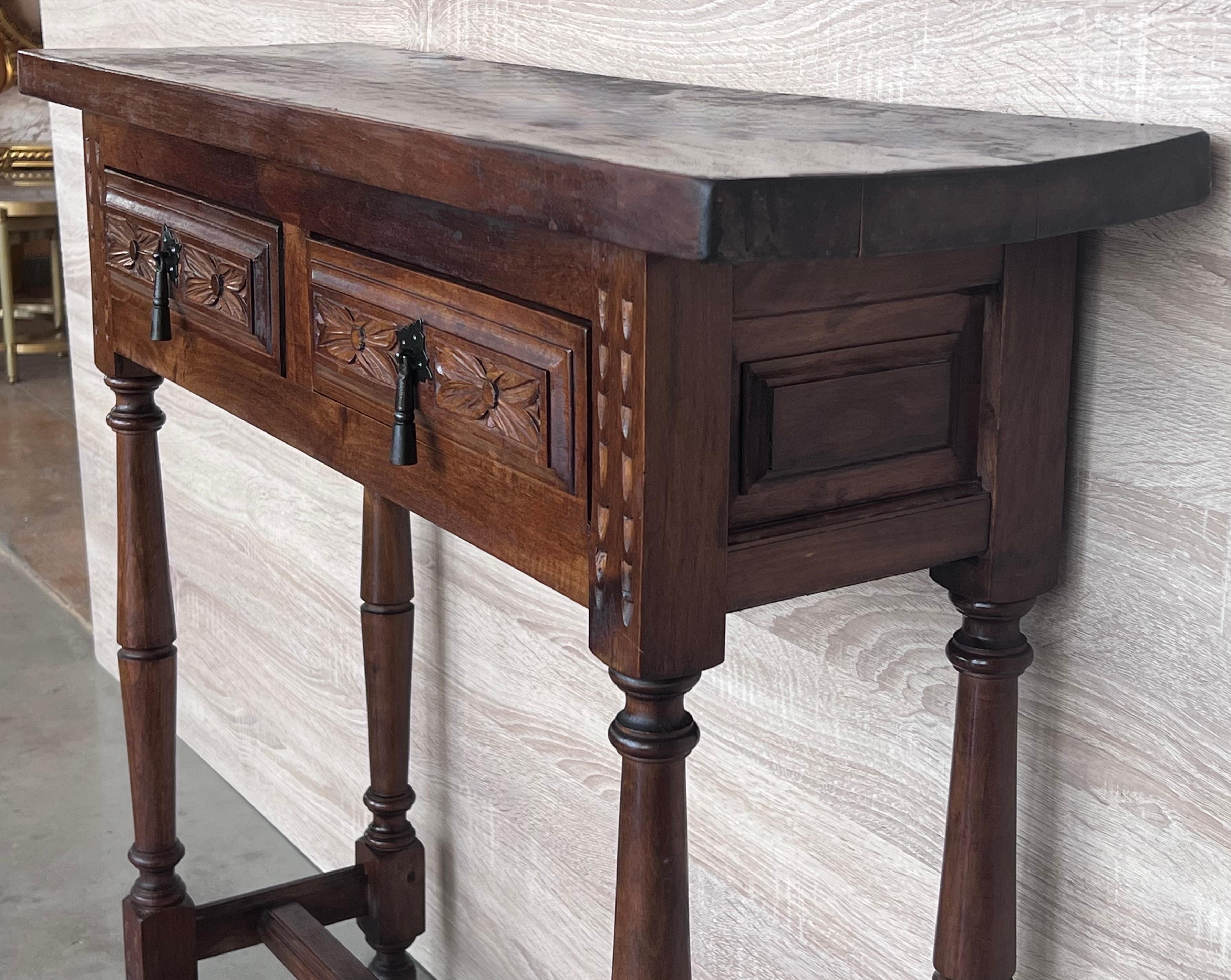 Early 20th Century Spanish Carved Console Table with Fluted Legs 4
