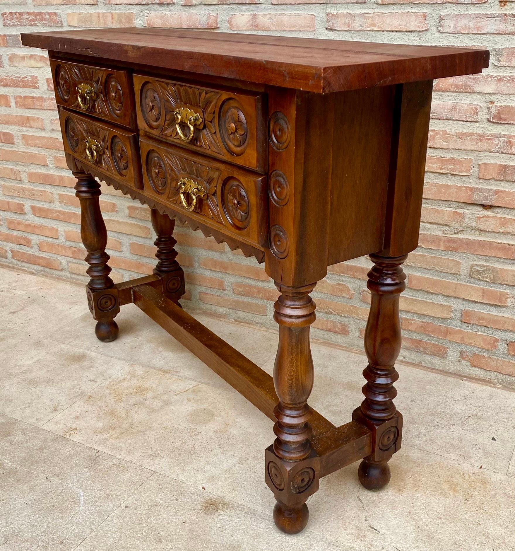 Early 20th Century Spanish Carved Console Table with Four Drawers, 1930s In Good Condition For Sale In Miami, FL