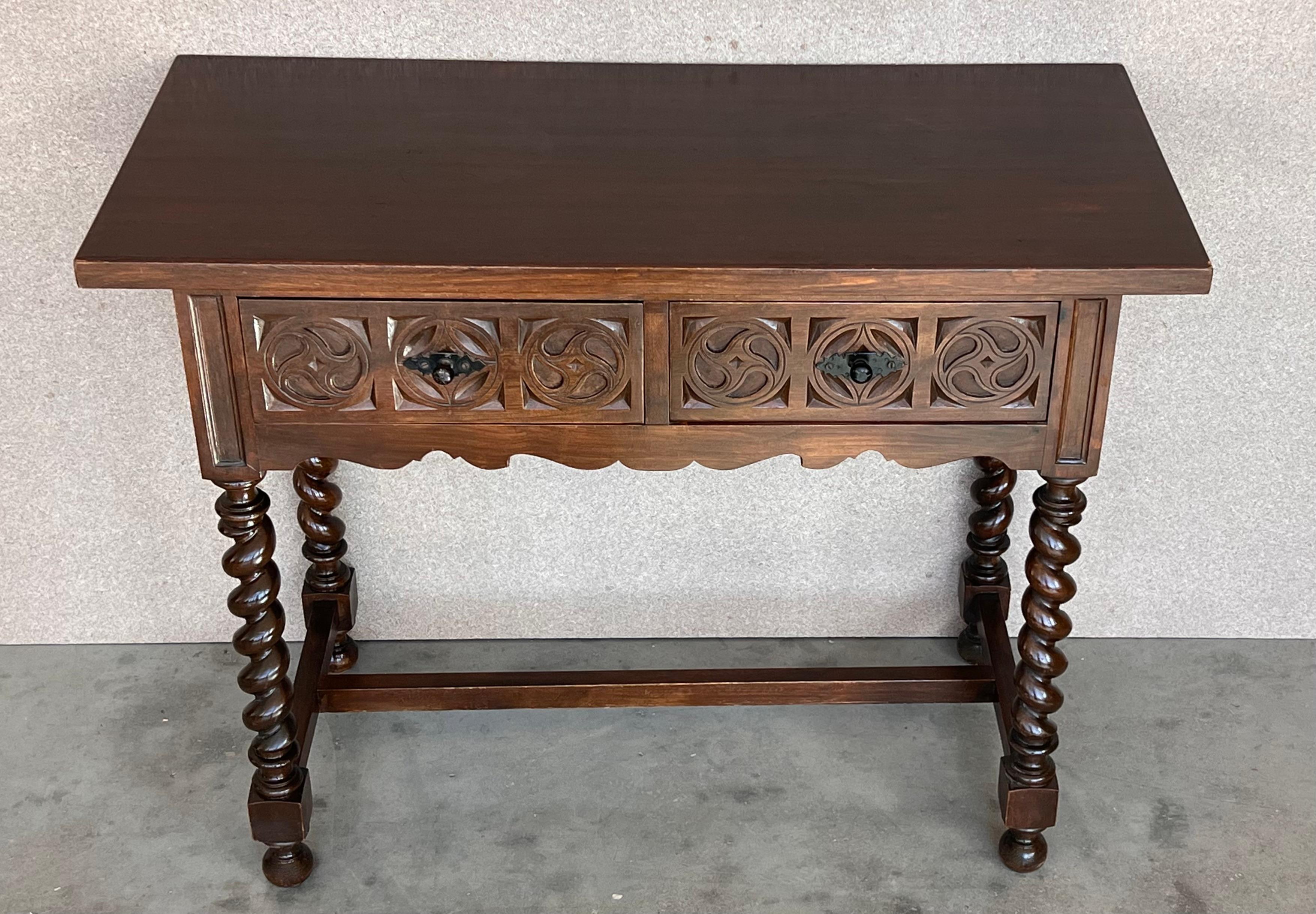 Early 20th Century Spanish Carved Console Table with Turned Legs In Good Condition In Miami, FL