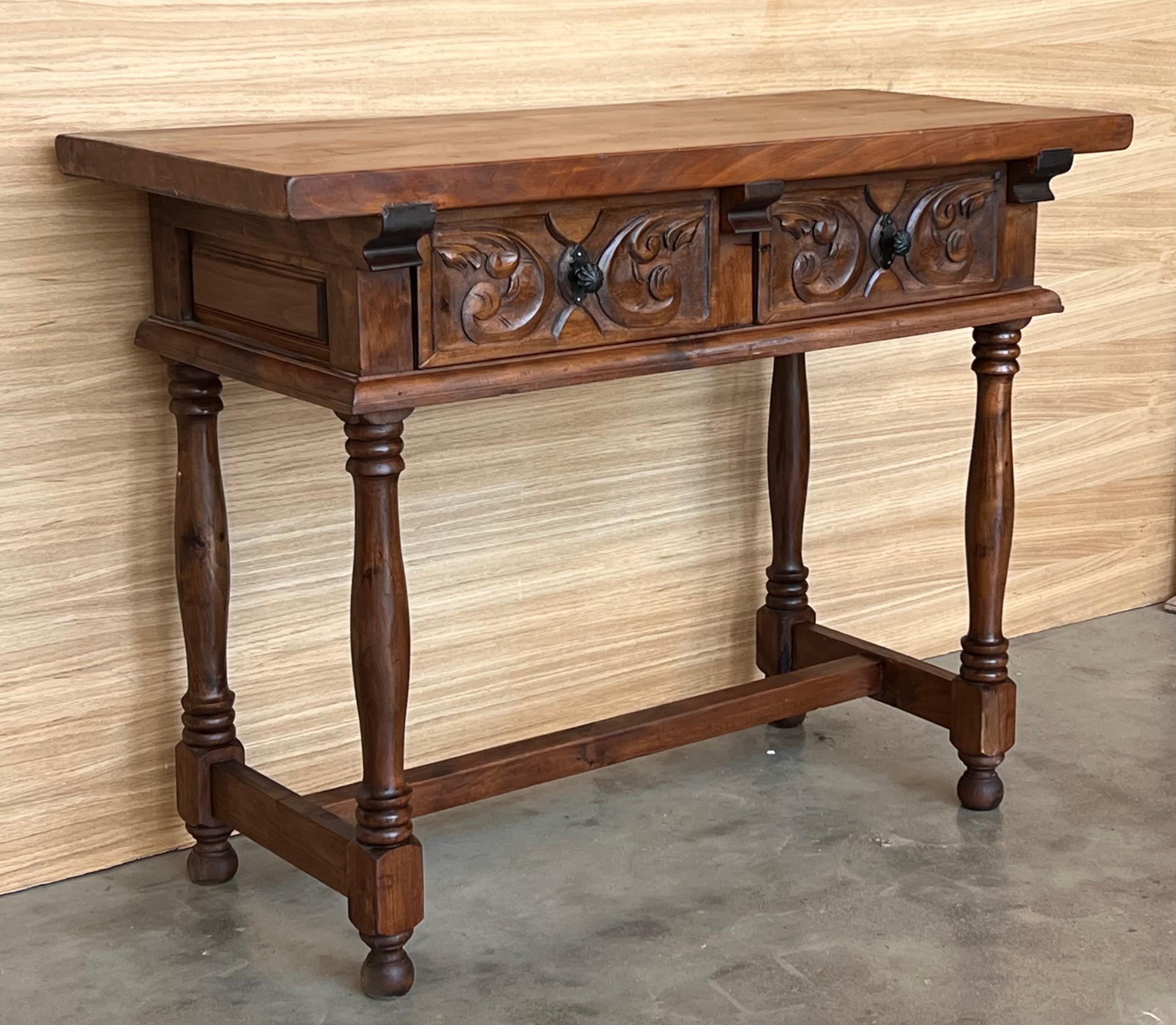 Walnut Early 20th Century Spanish Carved Console Table with Turned Legs For Sale