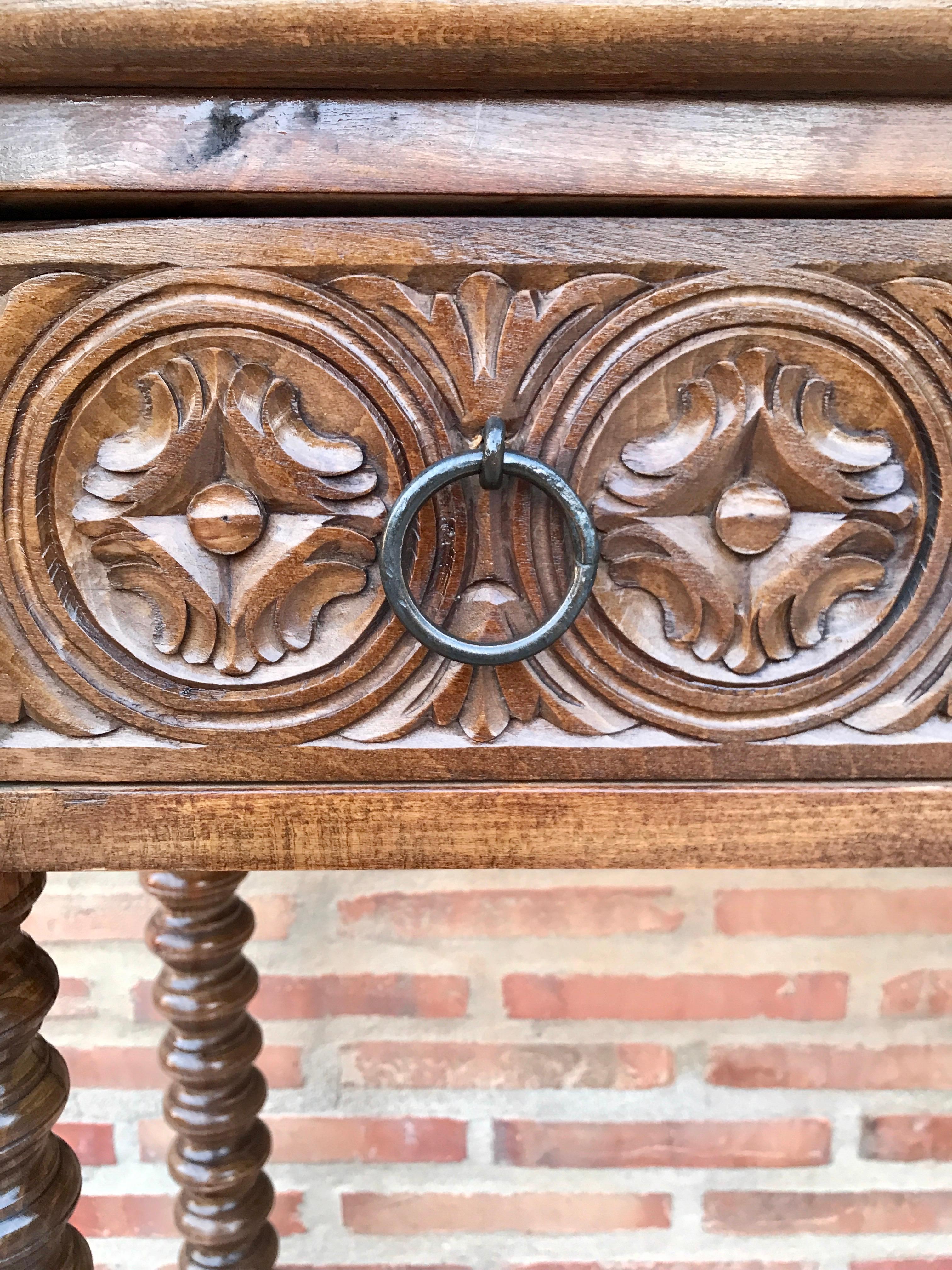 Early 20th Century Spanish Carved Console Table with Turned Legs 2