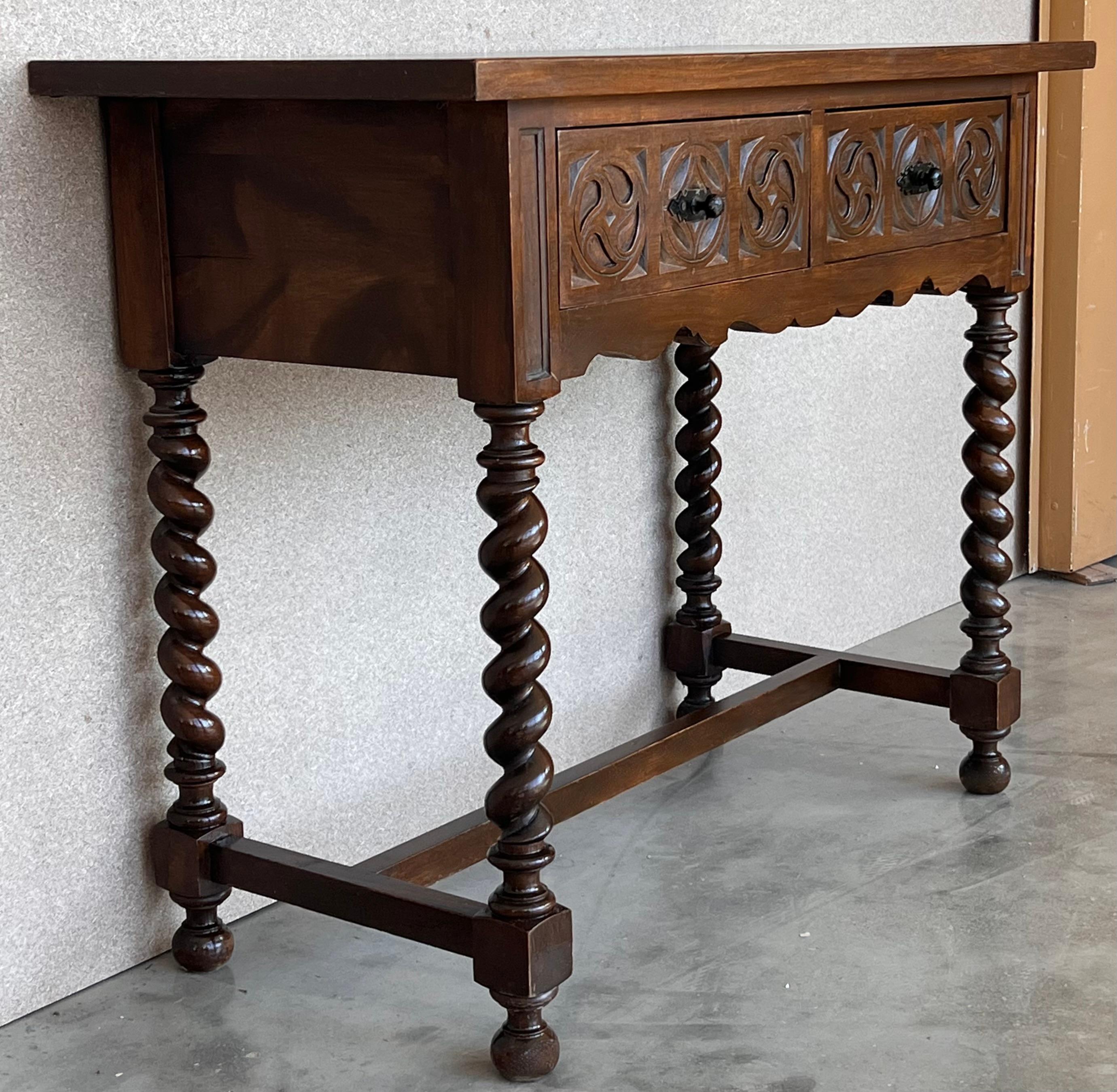 Early 20th Century Spanish Carved Console Table with Turned Legs 1