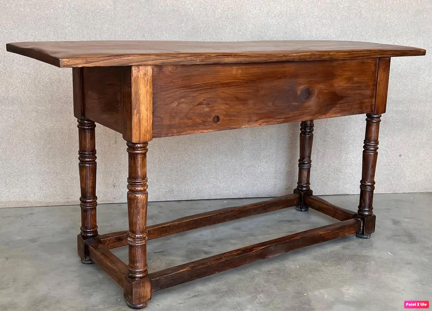 Early 20th Century Spanish Carved Console Table with Two drawers For Sale 5