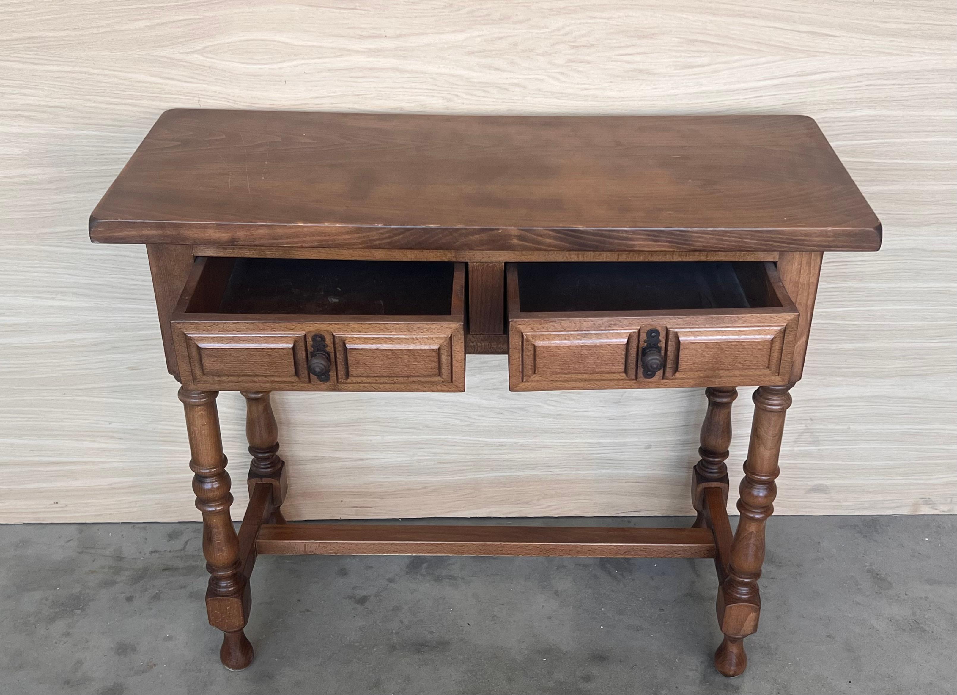 Early 20th Century Spanish Carved Console Table with Two drawers For Sale 3