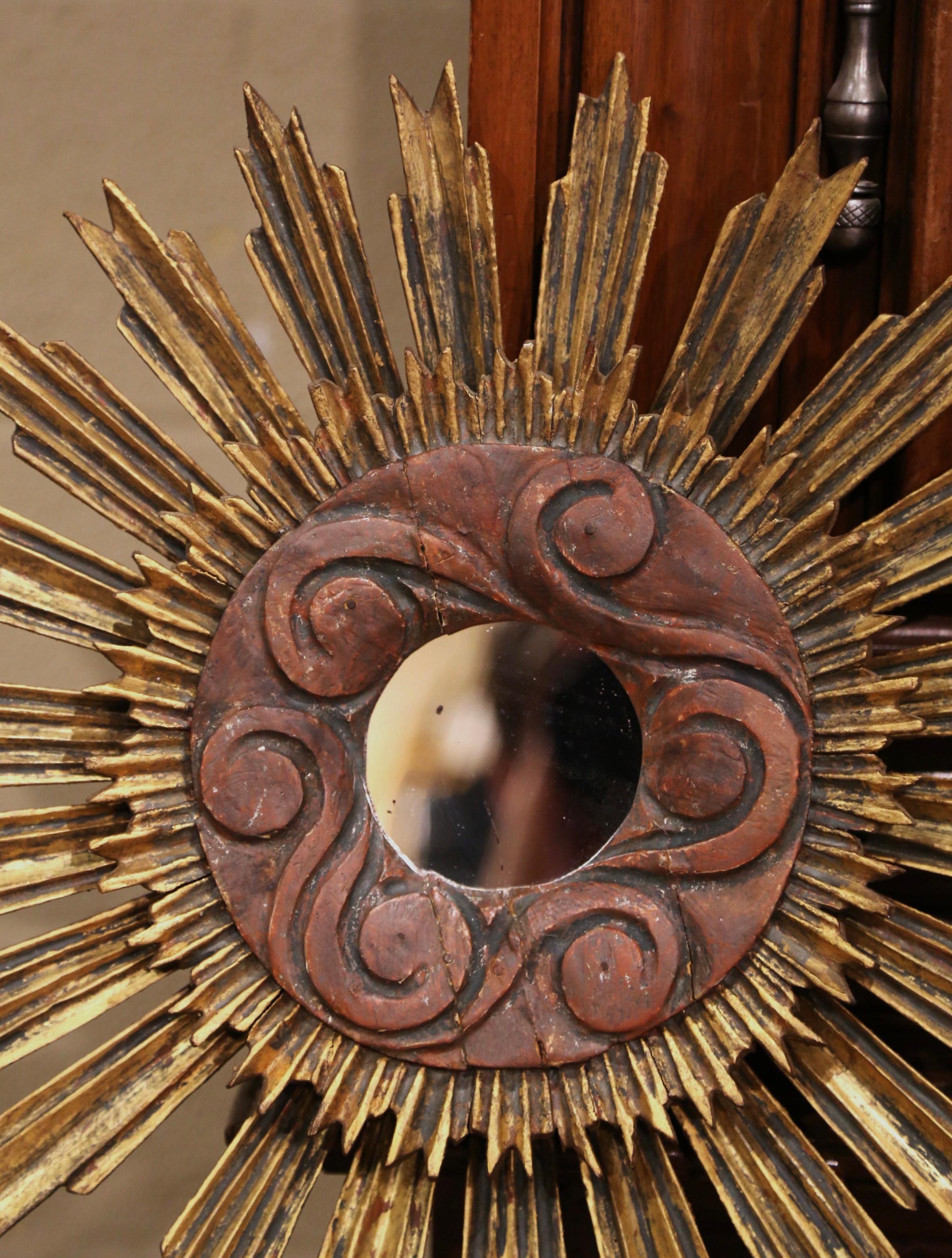 Early 20th Century Spanish Carved Giltwood and Painted Sunburst Mirror In Excellent Condition In Dallas, TX