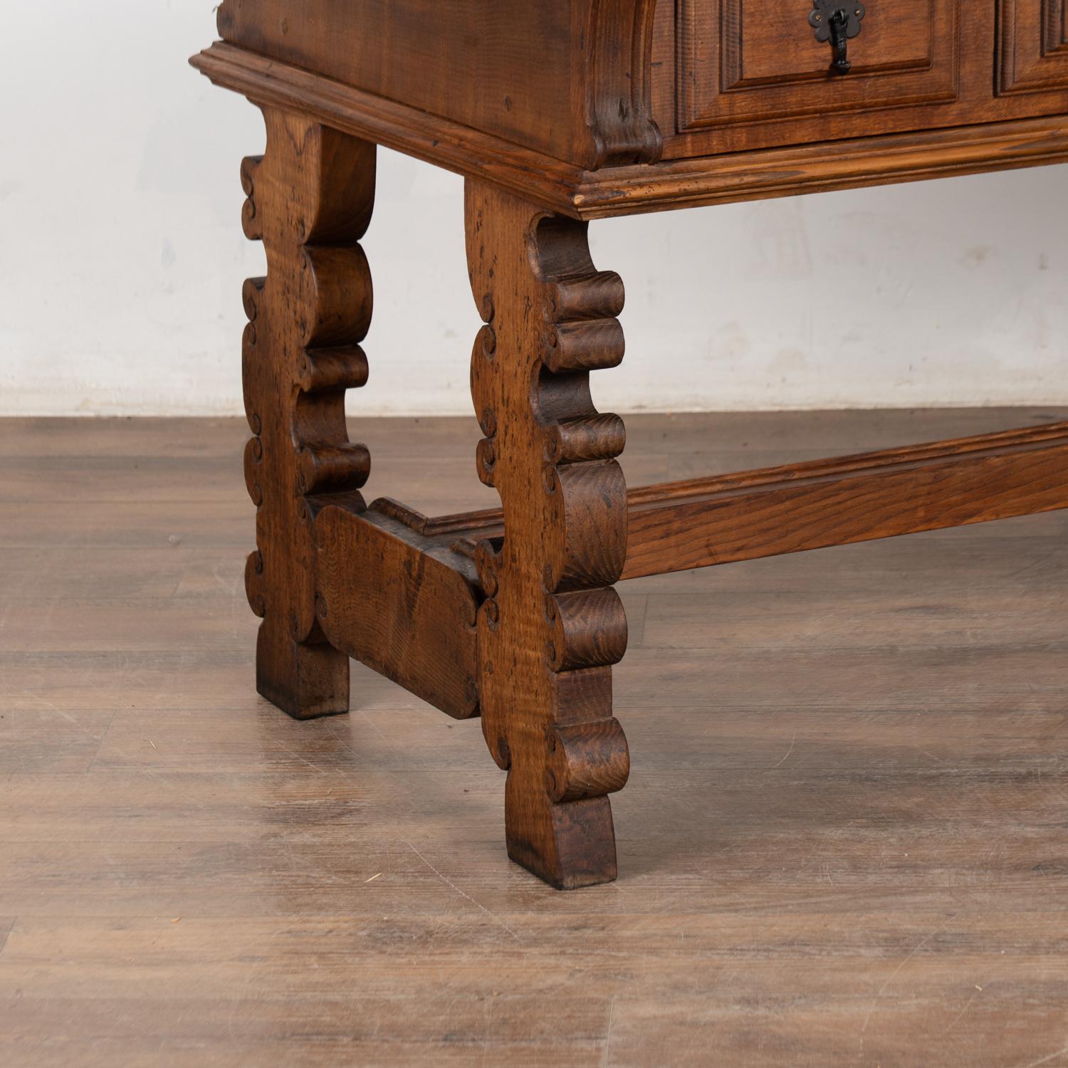 Early 20th Century Spanish Carved Oak Console Table with Two Drawers For Sale 9
