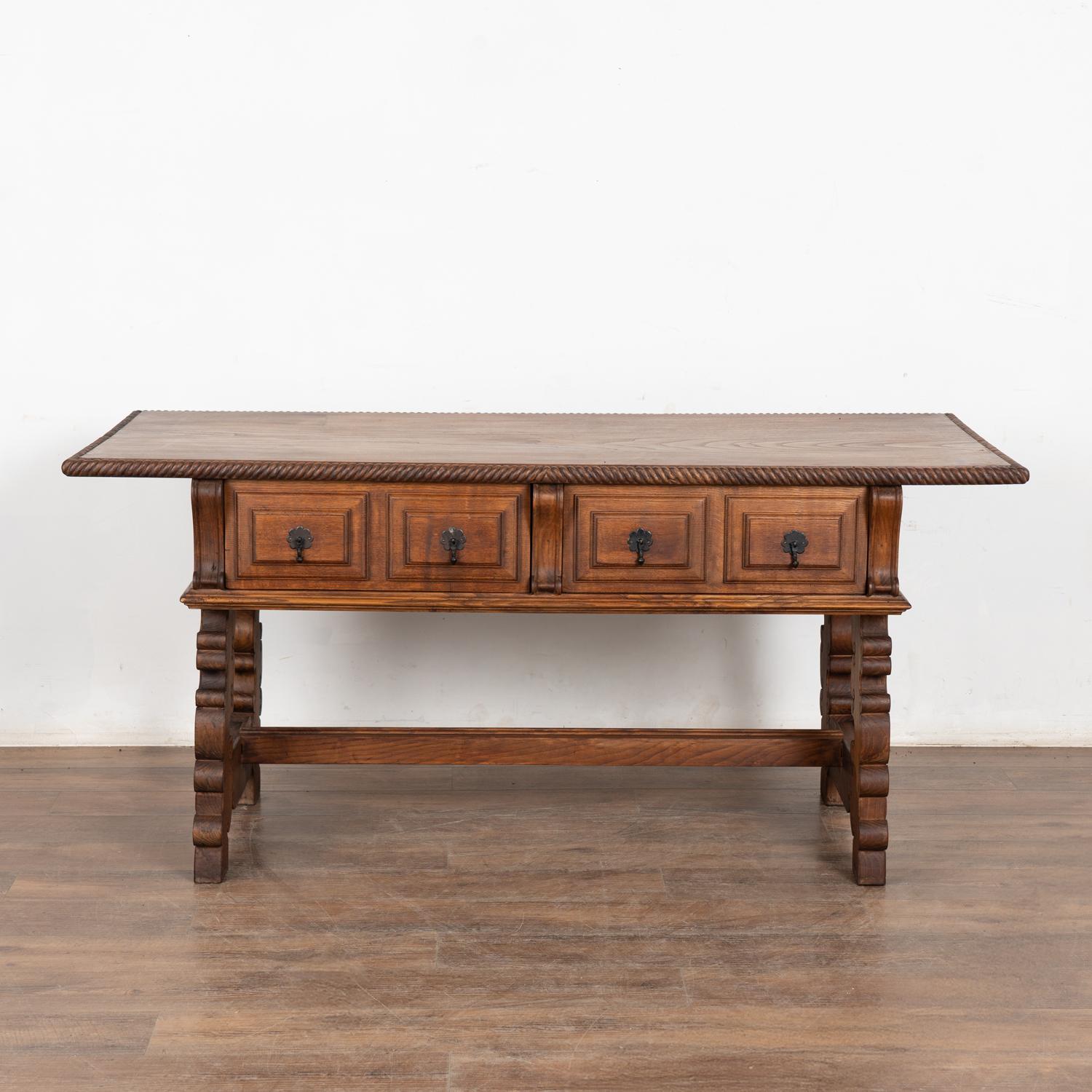 Early 20th Century Spanish Carved Oak Console Table with Two Drawers In Good Condition For Sale In Round Top, TX