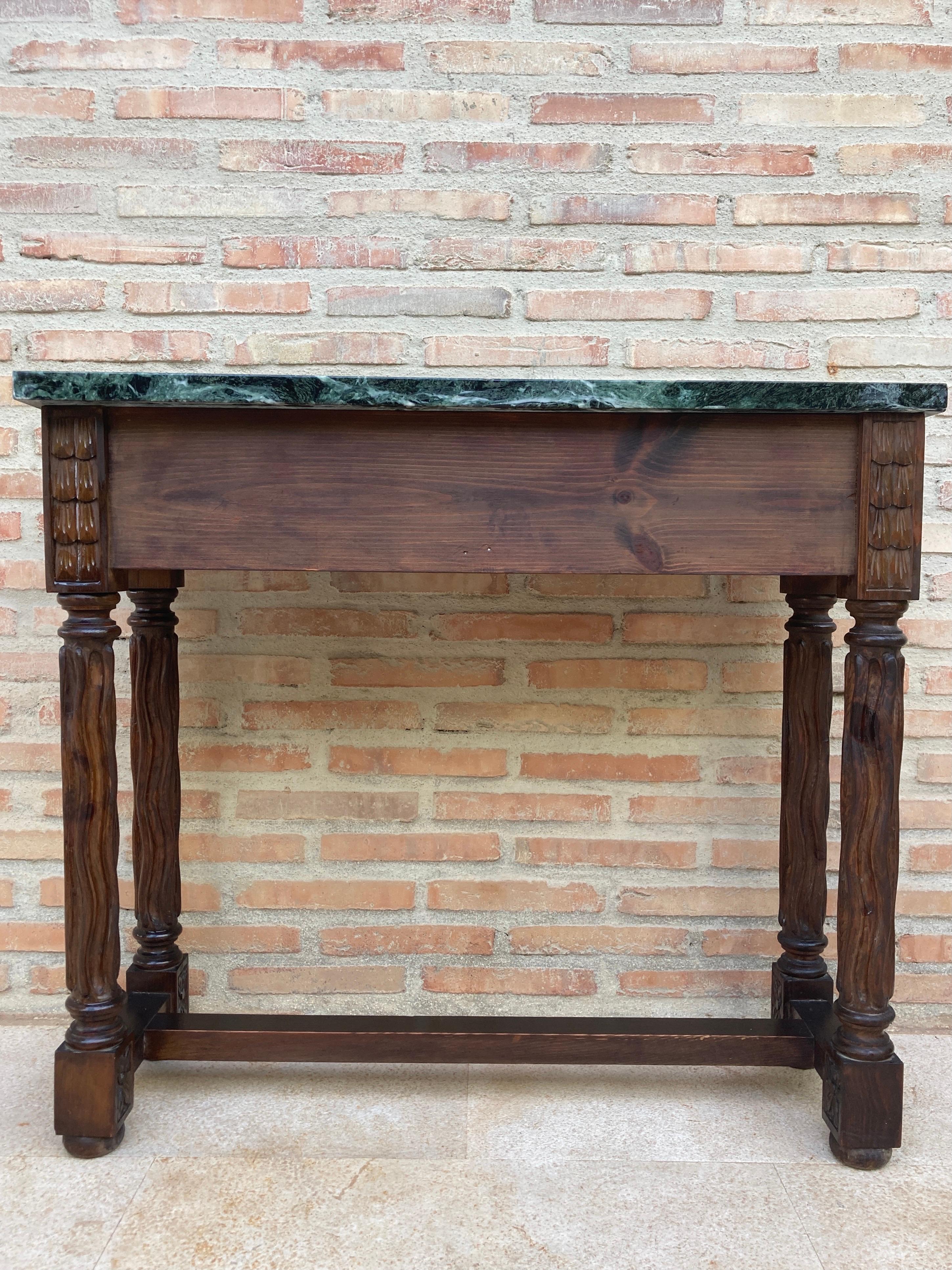 Early 20th Century Spanish Carved Walnut Console Table For Sale 3