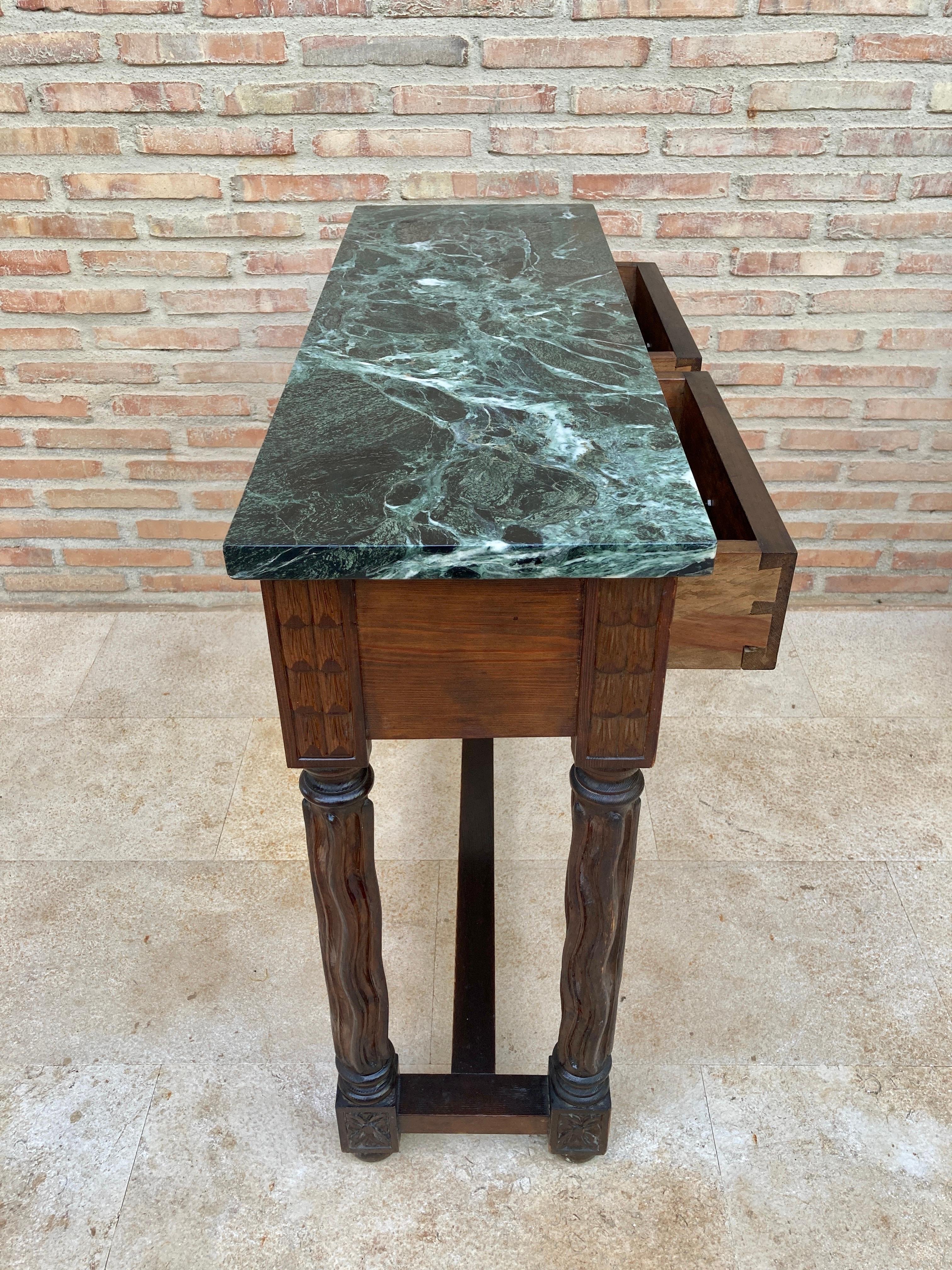 Early 20th Century Spanish Carved Walnut Console Table For Sale 4