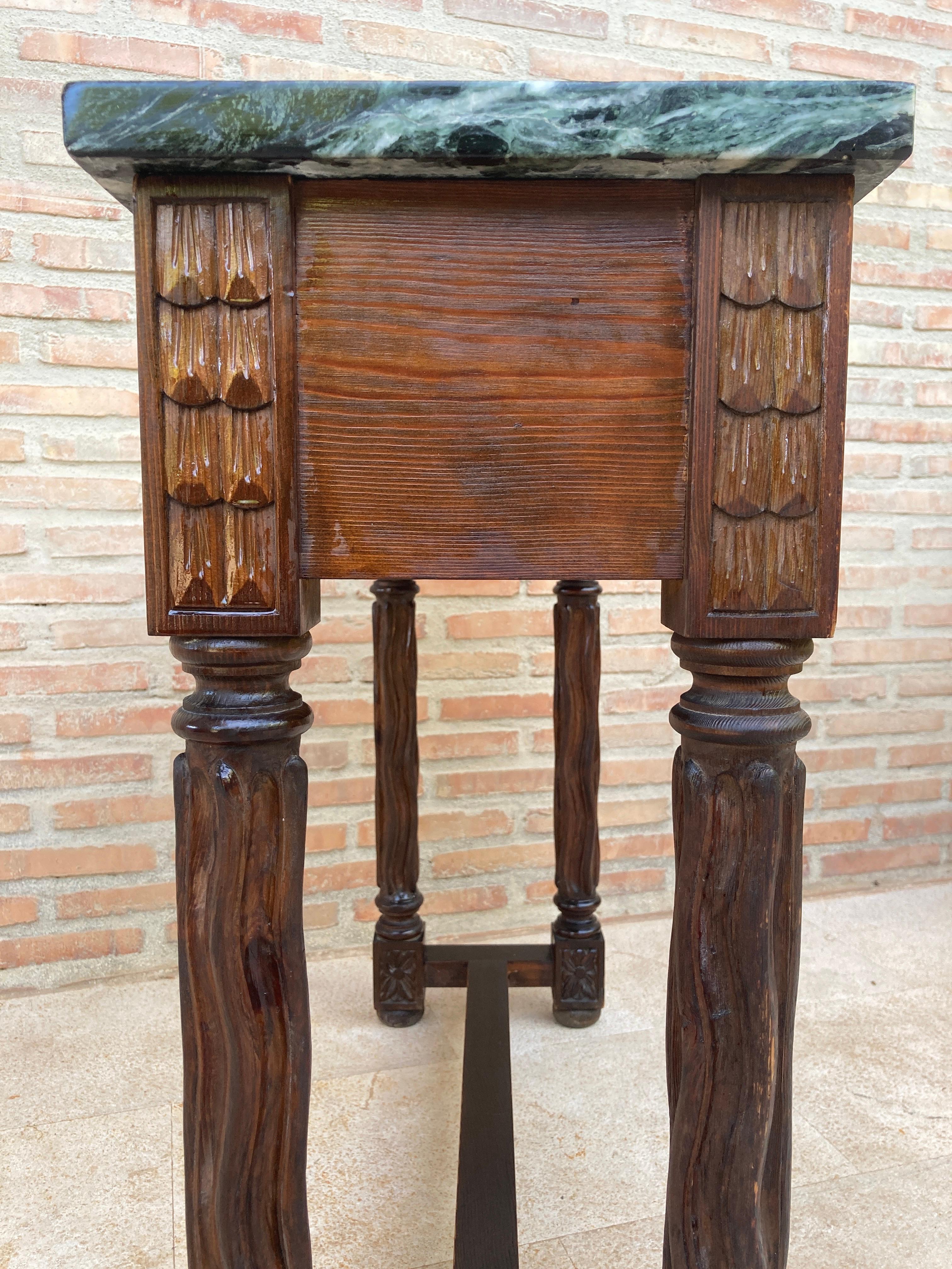 Early 20th Century Spanish Carved Walnut Console Table For Sale 5