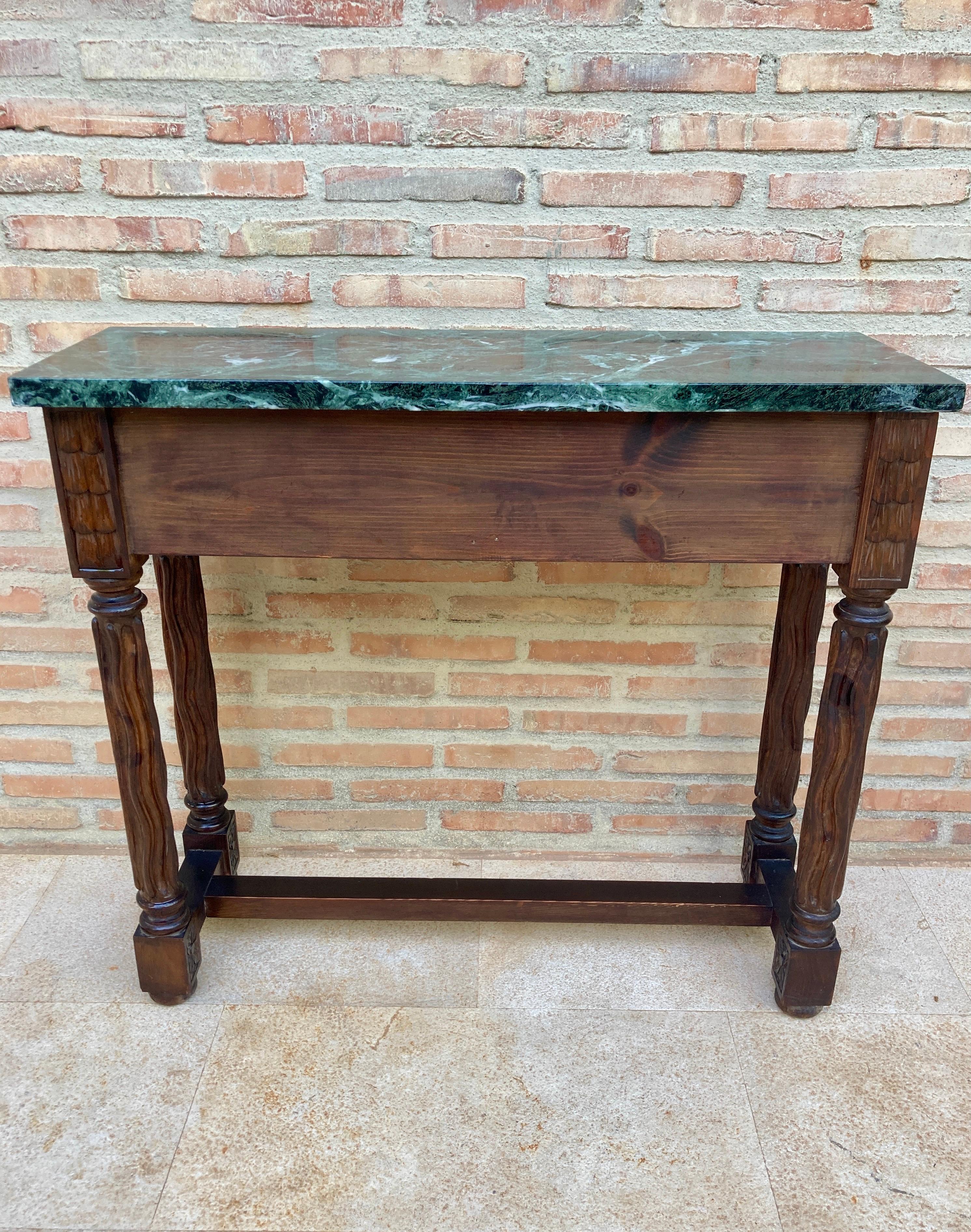 Early 20th Century Spanish Carved Walnut Console Table For Sale 2