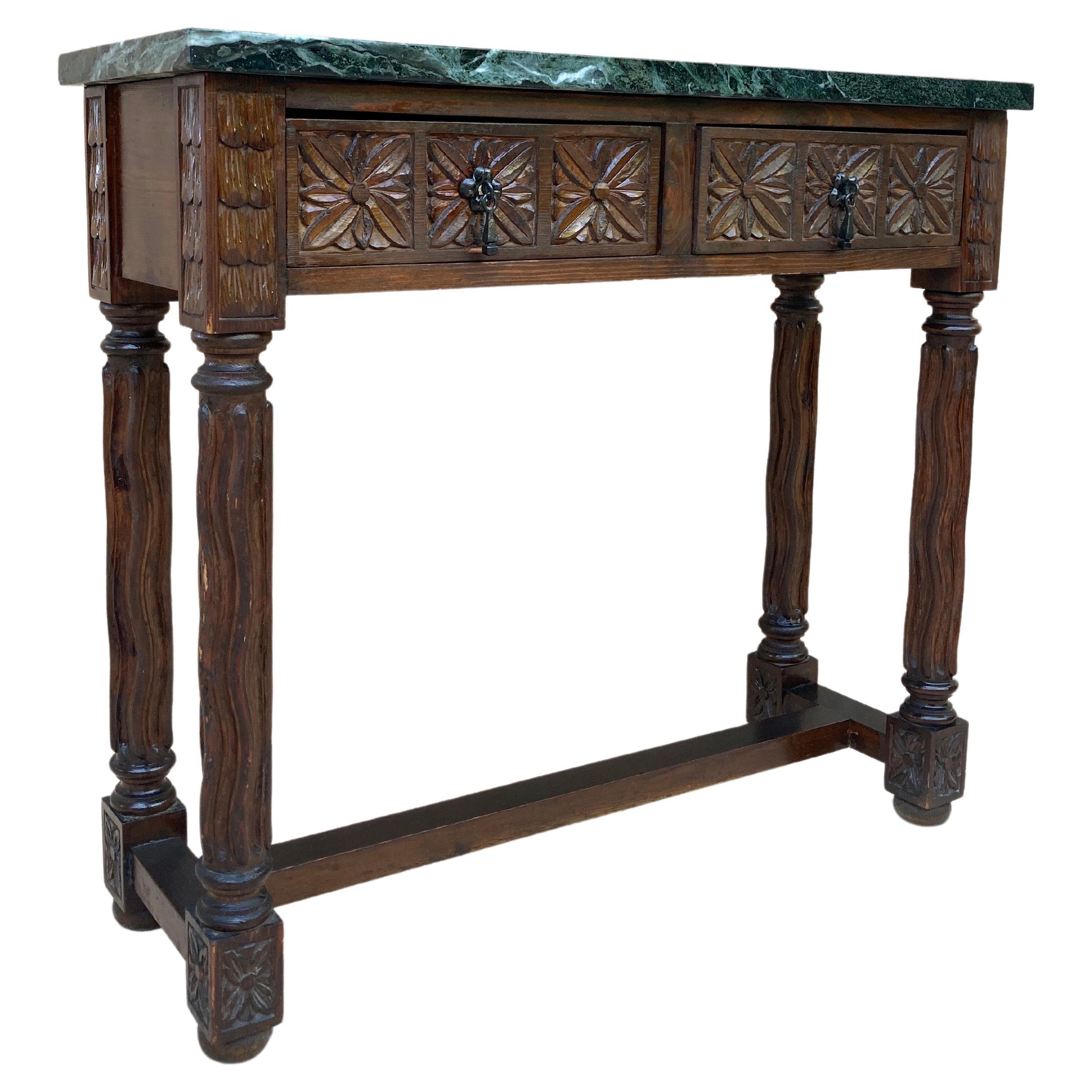 Table console en noyer sculpté espagnole du début du 20e siècle