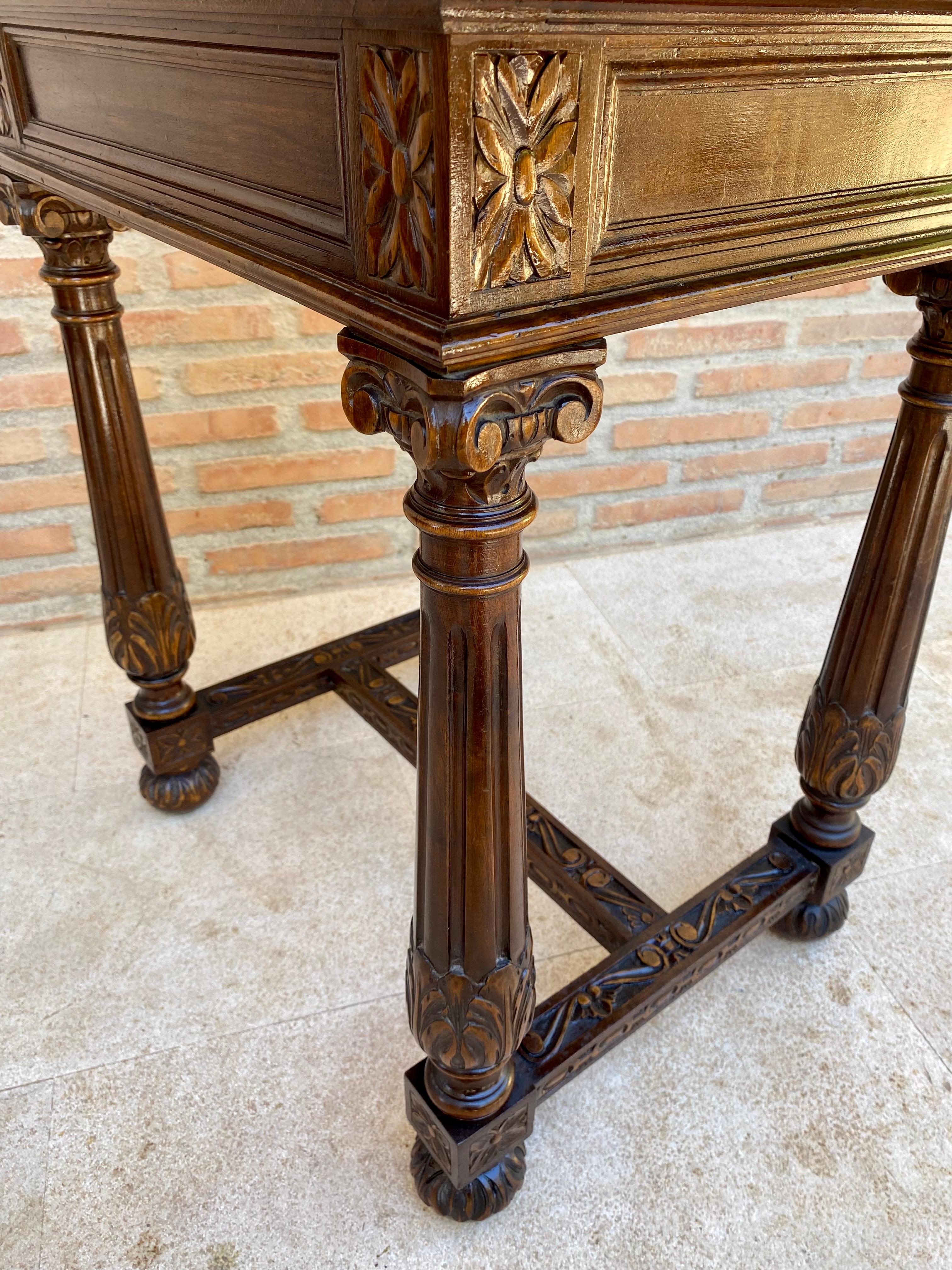 Early 20th Century Spanish Carved Walnut Side Table with One Drawer, 1940s For Sale 6