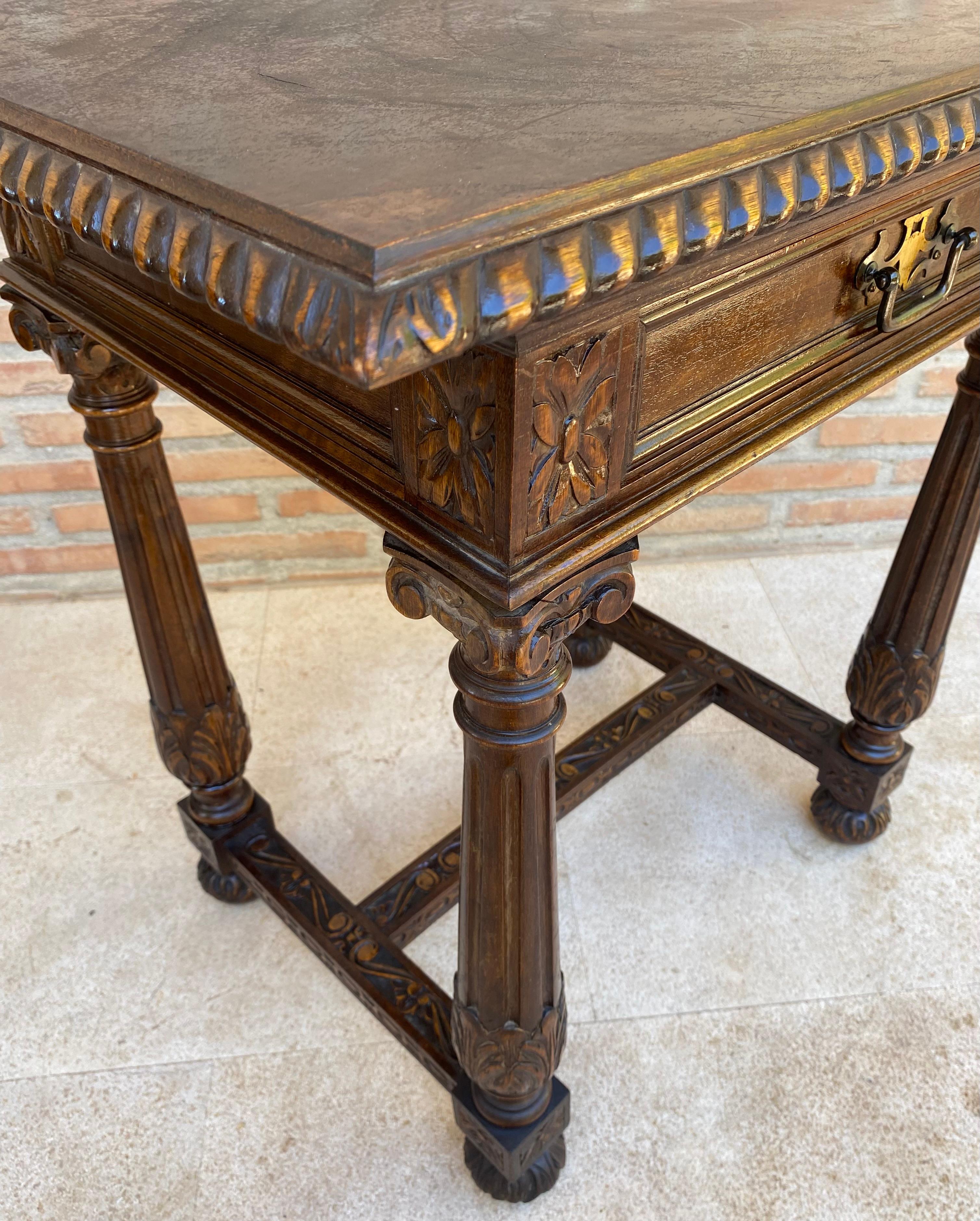 Early 20th Century Spanish Carved Walnut Side Table with One Drawer, 1940s For Sale 8