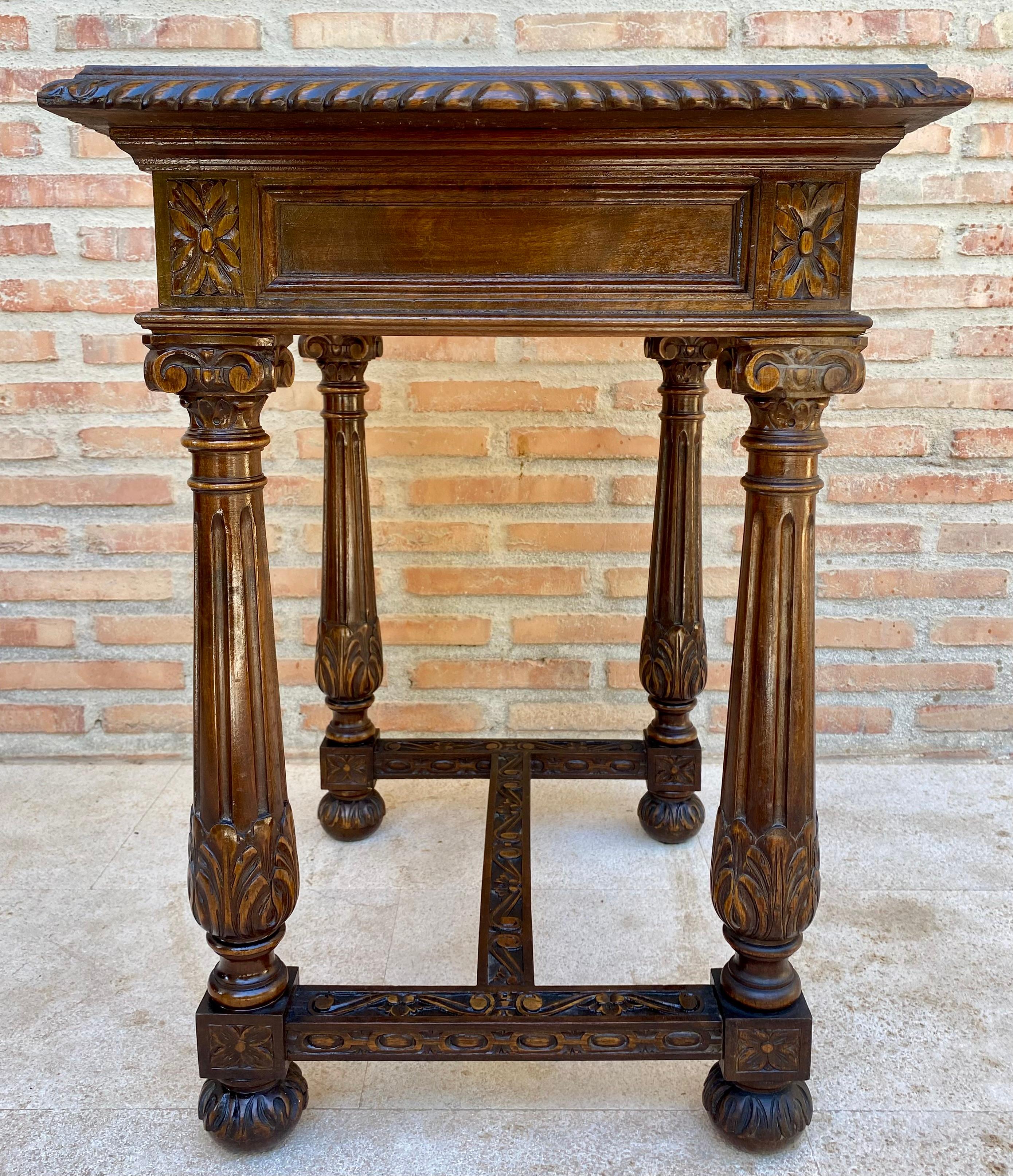 Early 20th Century Spanish Carved Walnut Side Table with One Drawer, 1940s For Sale 1