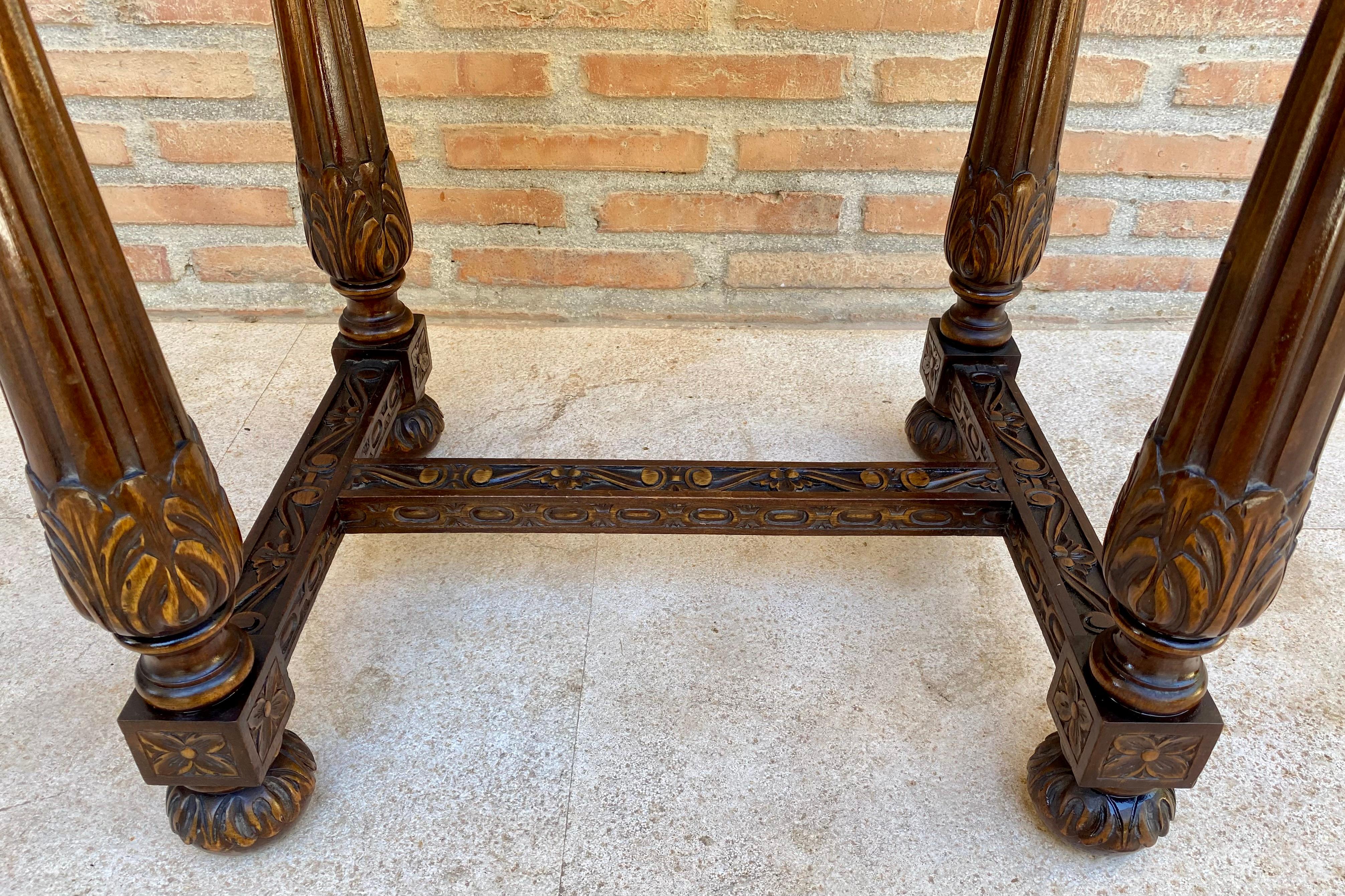 Early 20th Century Spanish Carved Walnut Side Table with One Drawer, 1940s For Sale 4