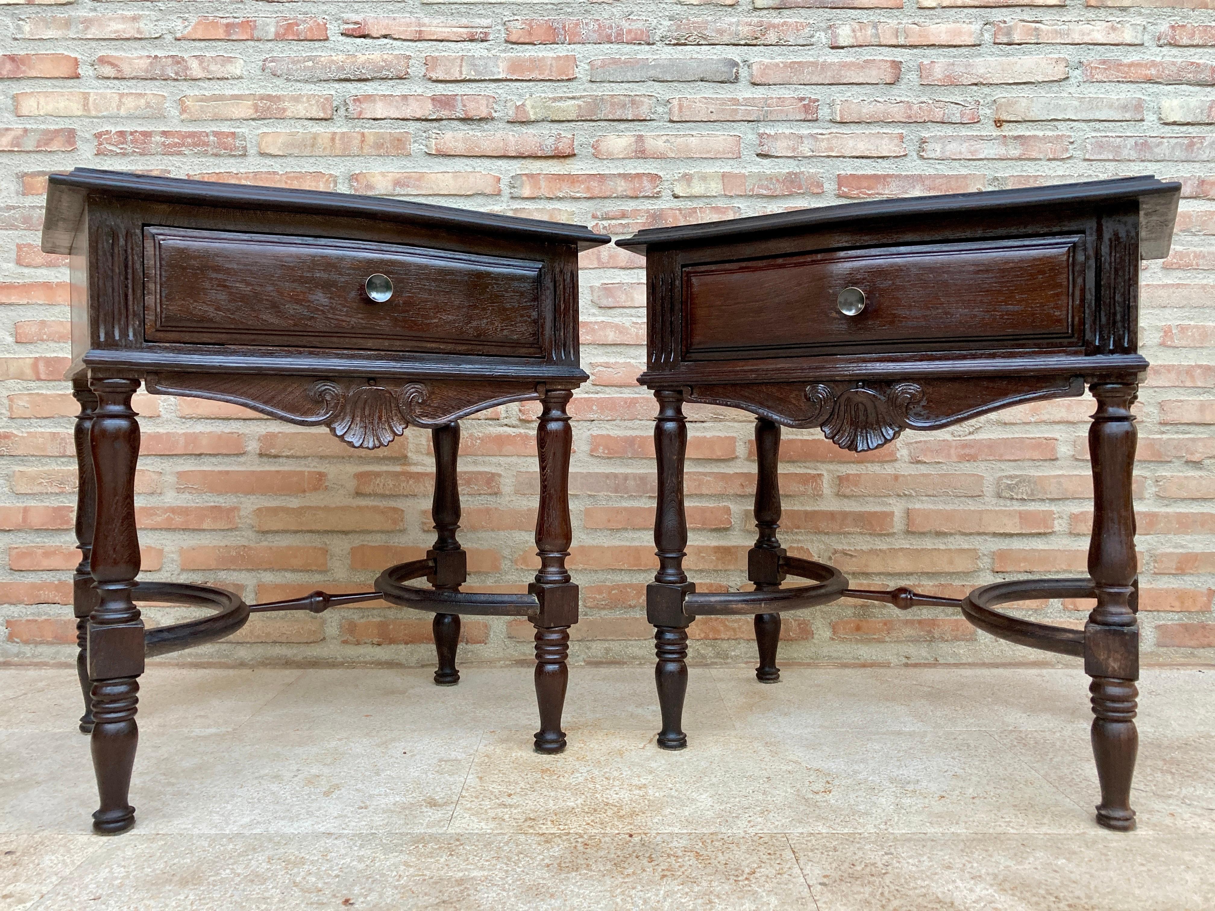 Early 20th Century Spanish Chestnut Nightstands with One Drawer and Metal Hardwa 3