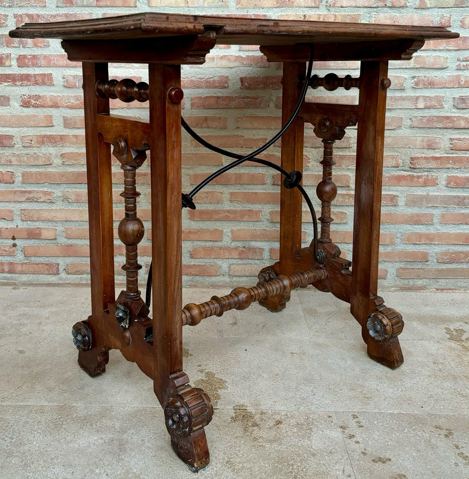 Colonial espagnol Table console espagnole du début du 20e siècle, années 1940 en vente