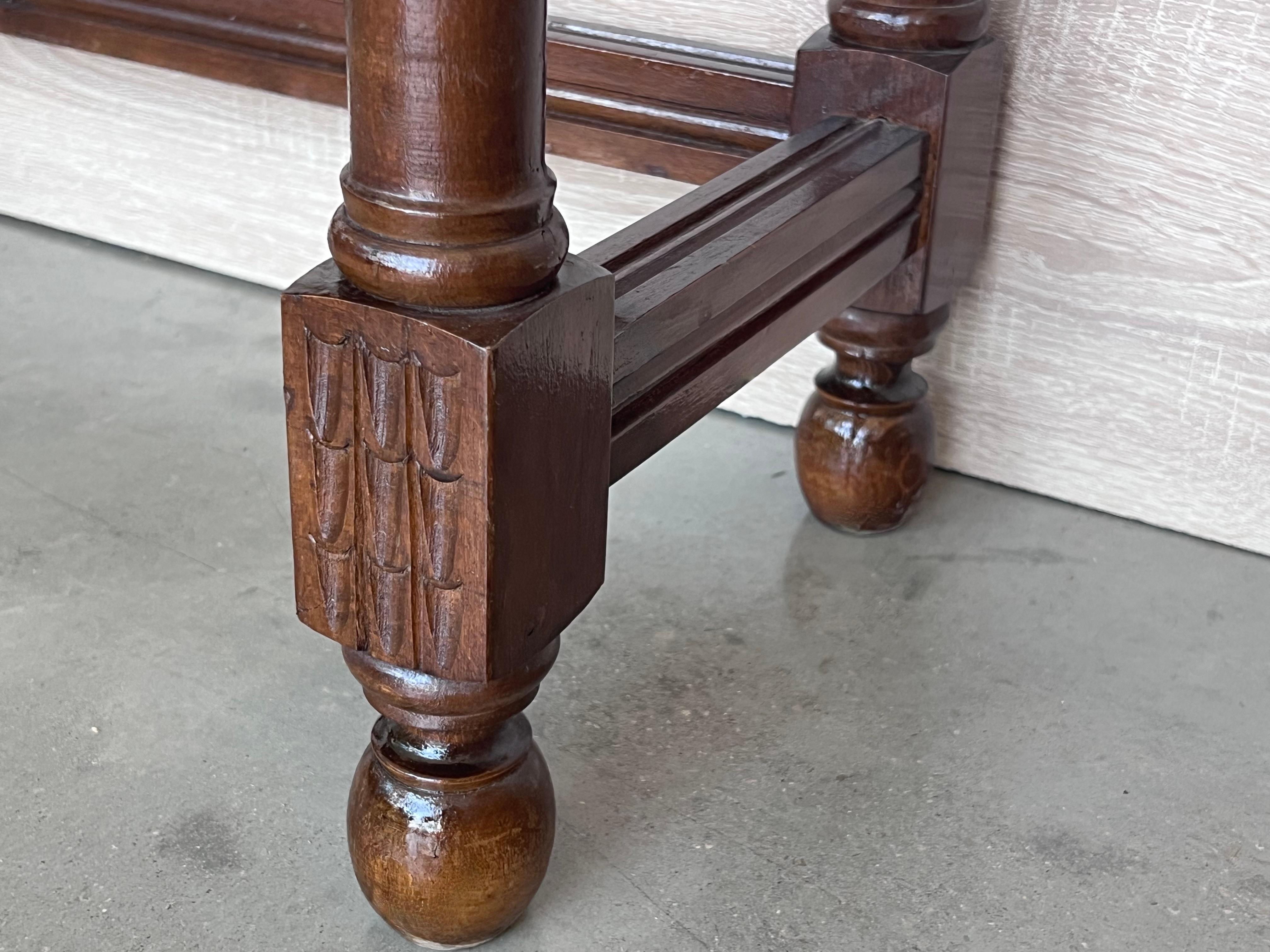 Early 20th Century Spanish Console Table with 2 Drawers and Turned Legs For Sale 1