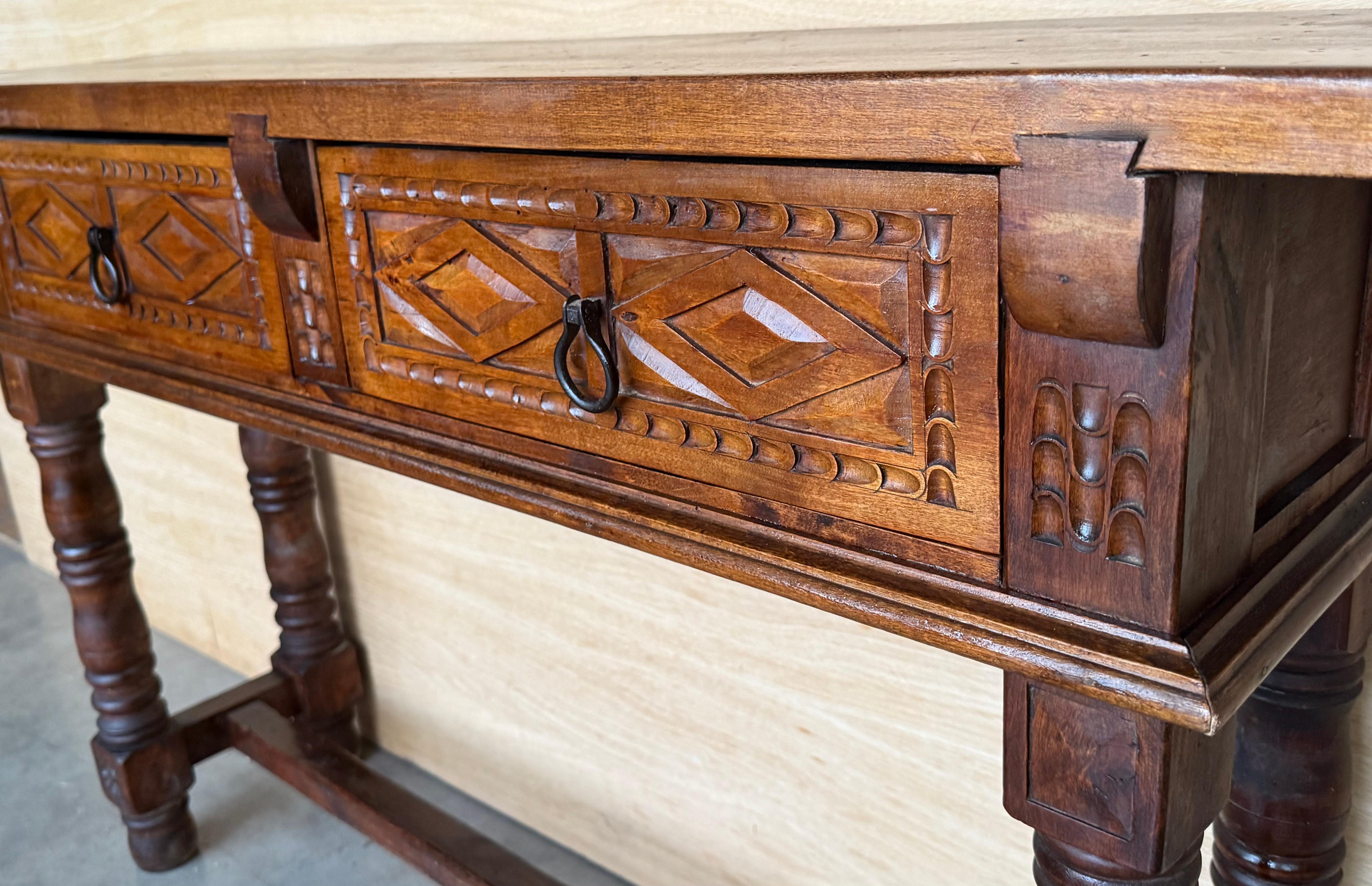 Early 20th Century Spanish Console Table with 2 Drawers and Turned Legs 5