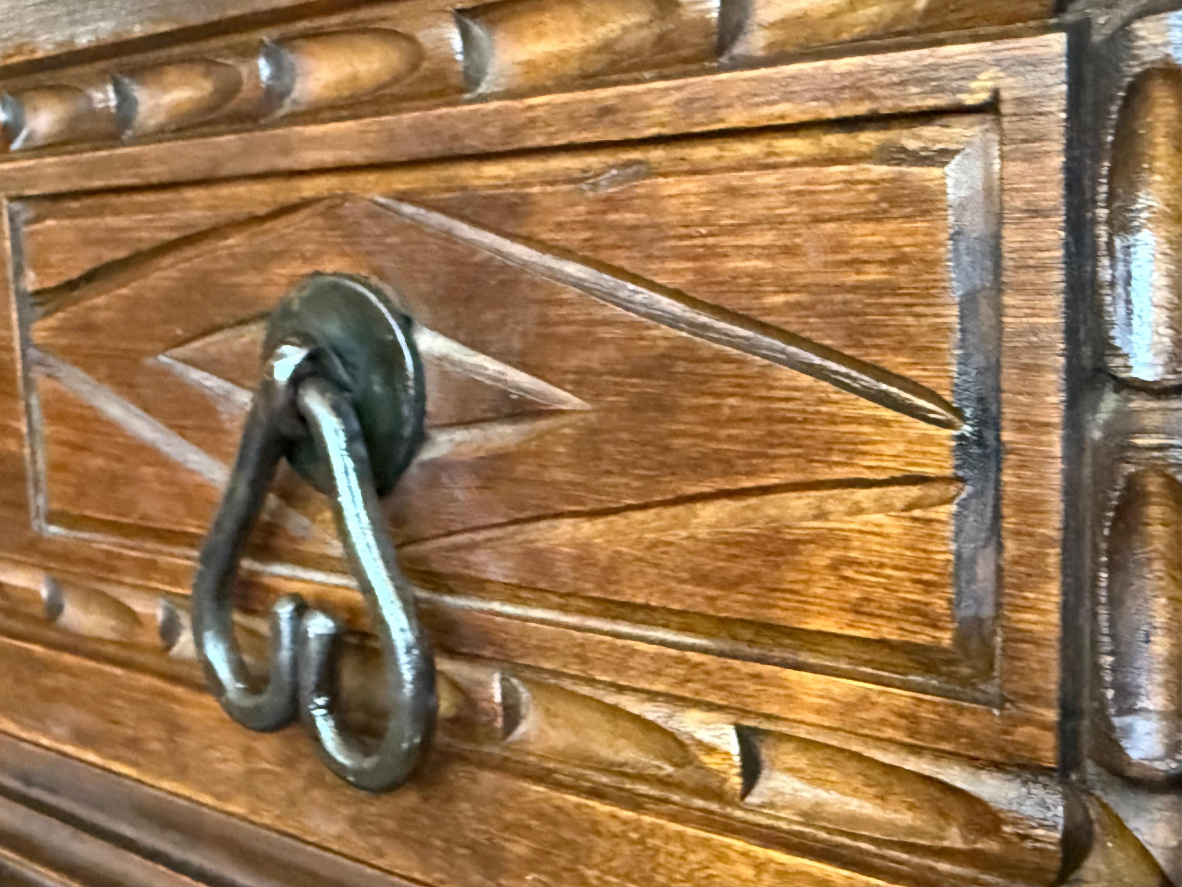 Early 20th Century Spanish Console Table with 2 Drawers and Turned Legs For Sale 8
