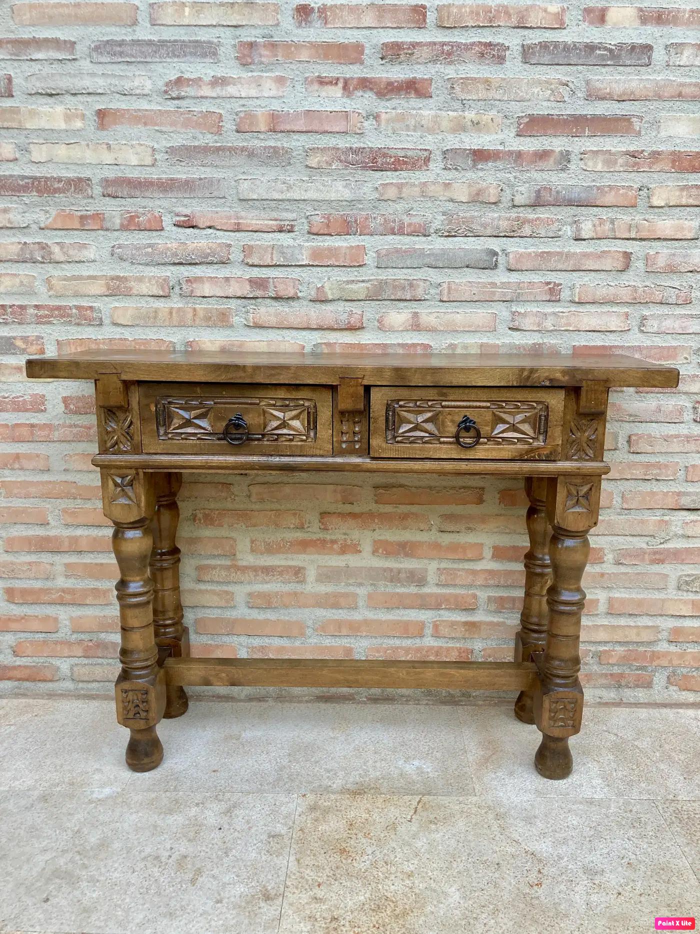 Baroque Early 20th Century Spanish Console Table with 2 Drawers and Turned Legs en vente