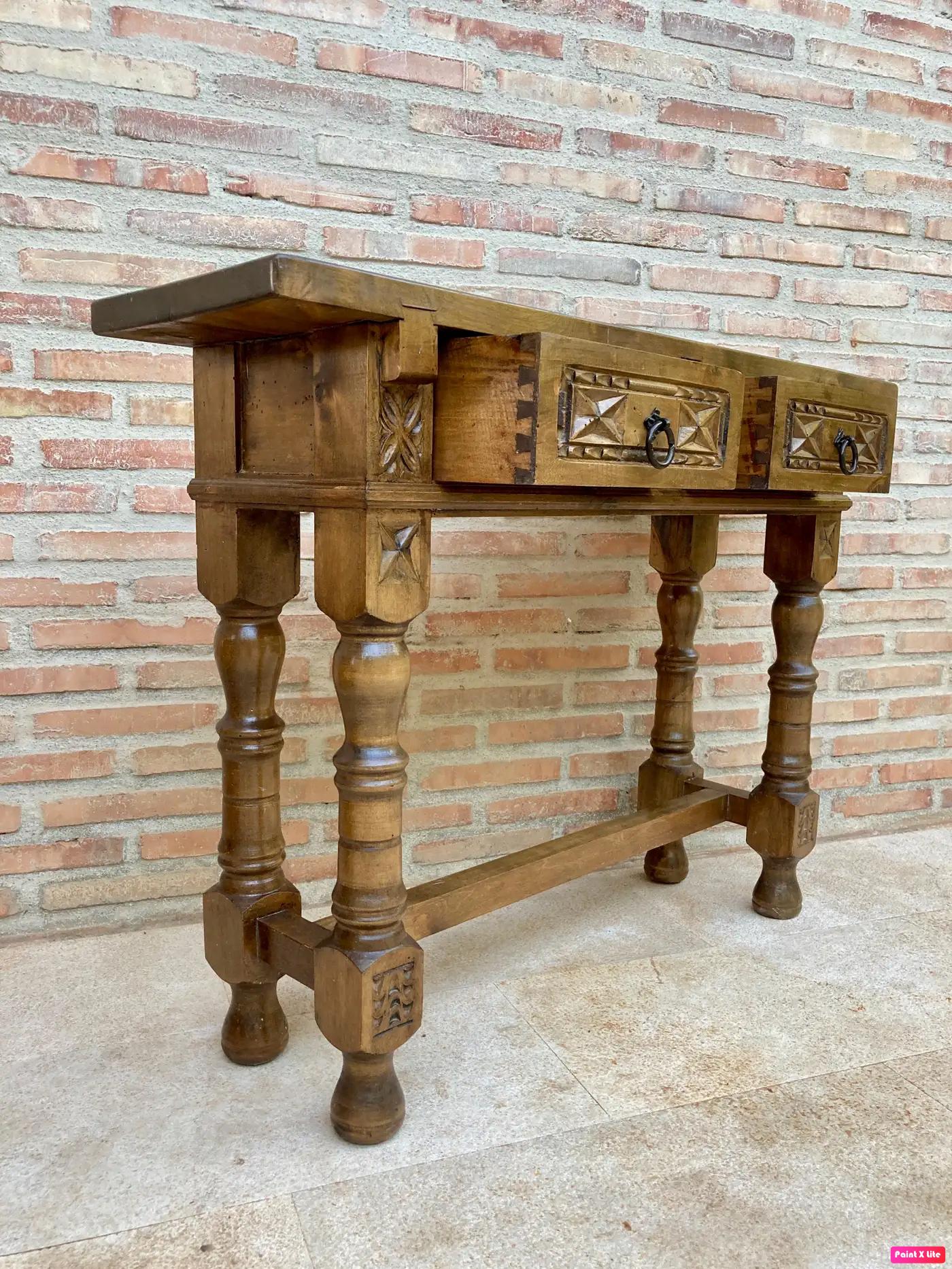 Early 20th Century Spanish Console Table with 2 Drawers and Turned Legs Bon état - En vente à Miami, FL