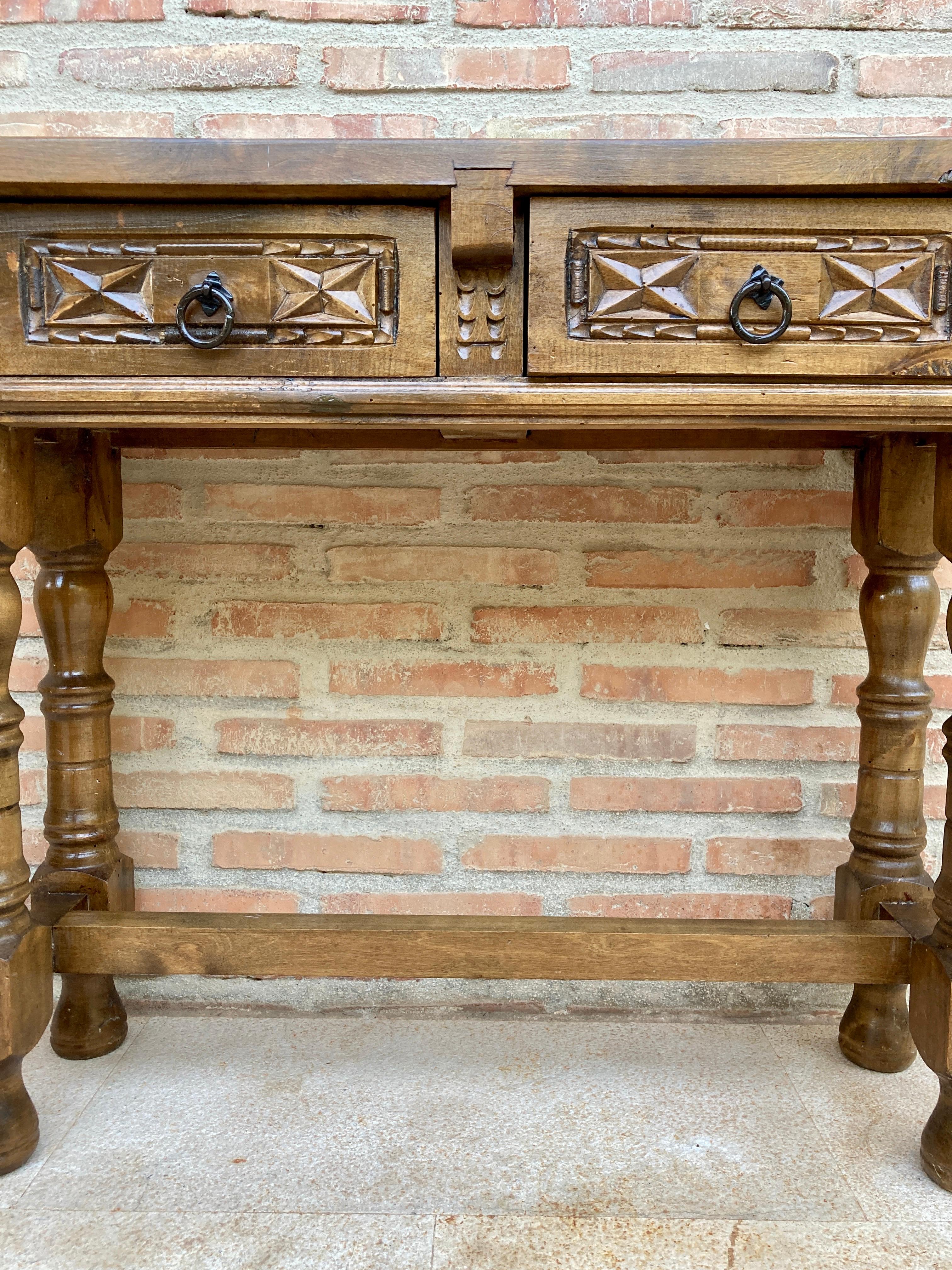 19th Century Early 20th Century Spanish Console Table with 2 Drawers and Turned Legs For Sale