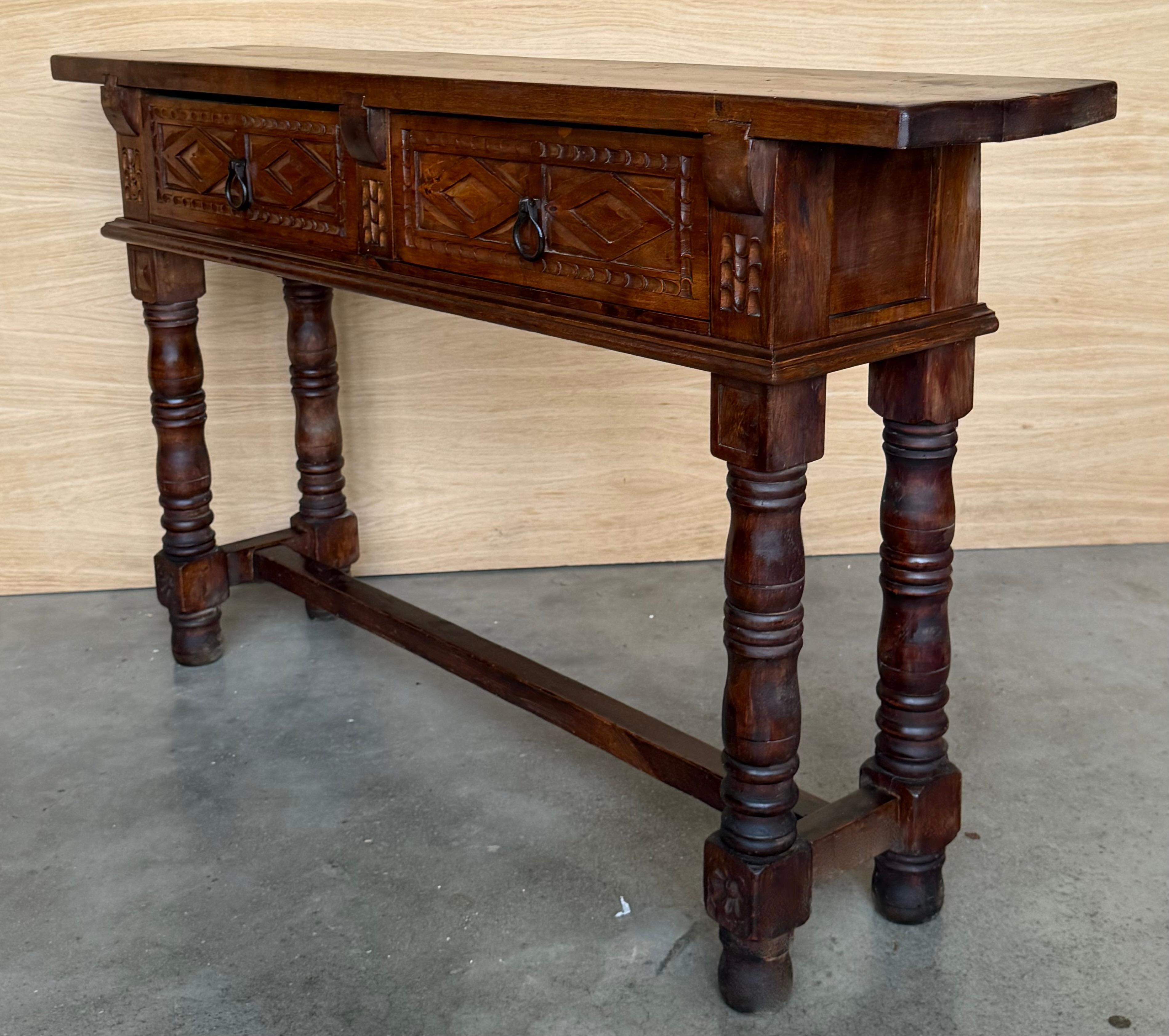 Early 20th Century Spanish Console Table with 2 Drawers and Turned Legs 2