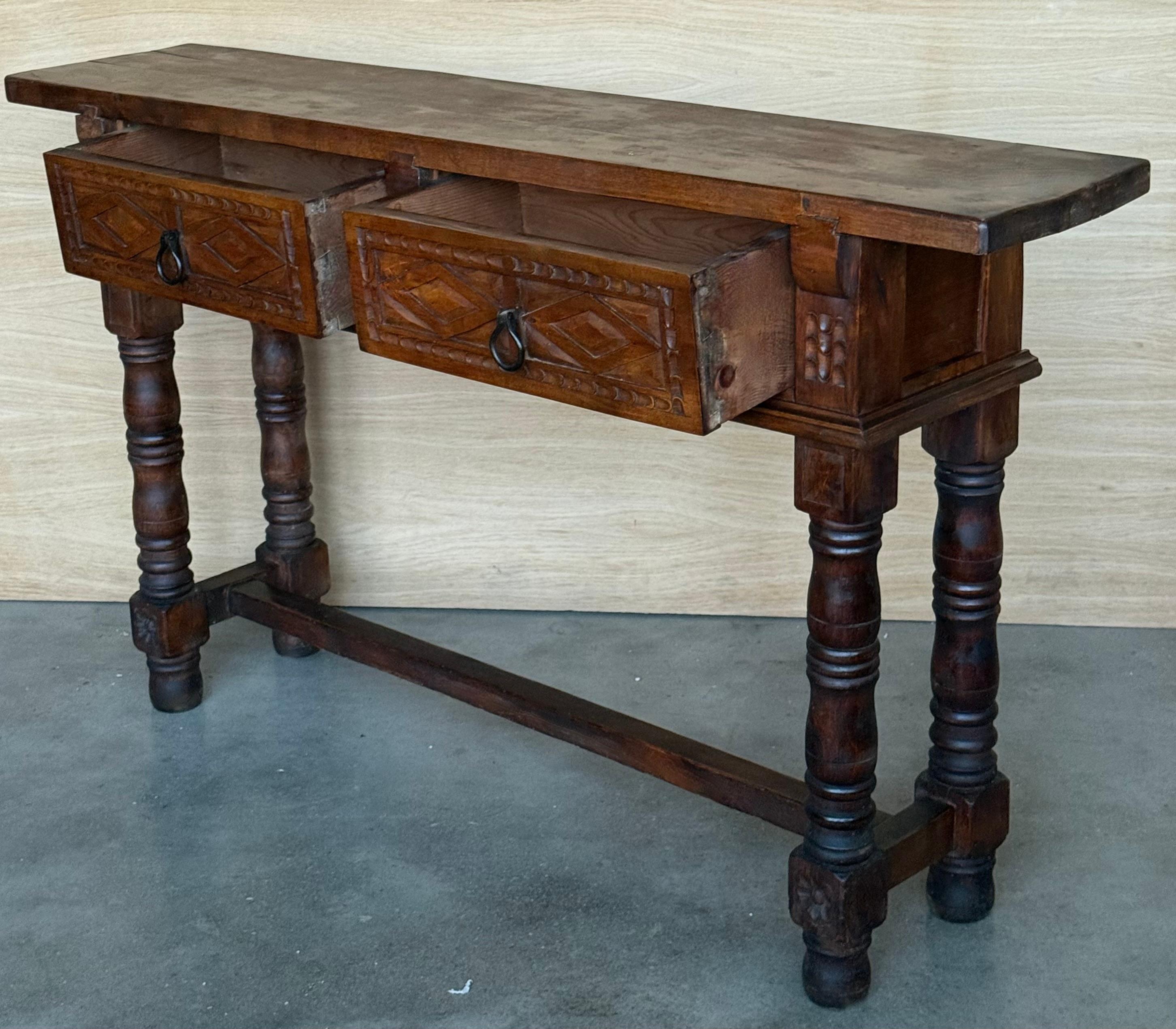 Early 20th Century Spanish Console Table with 2 Drawers and Turned Legs 3