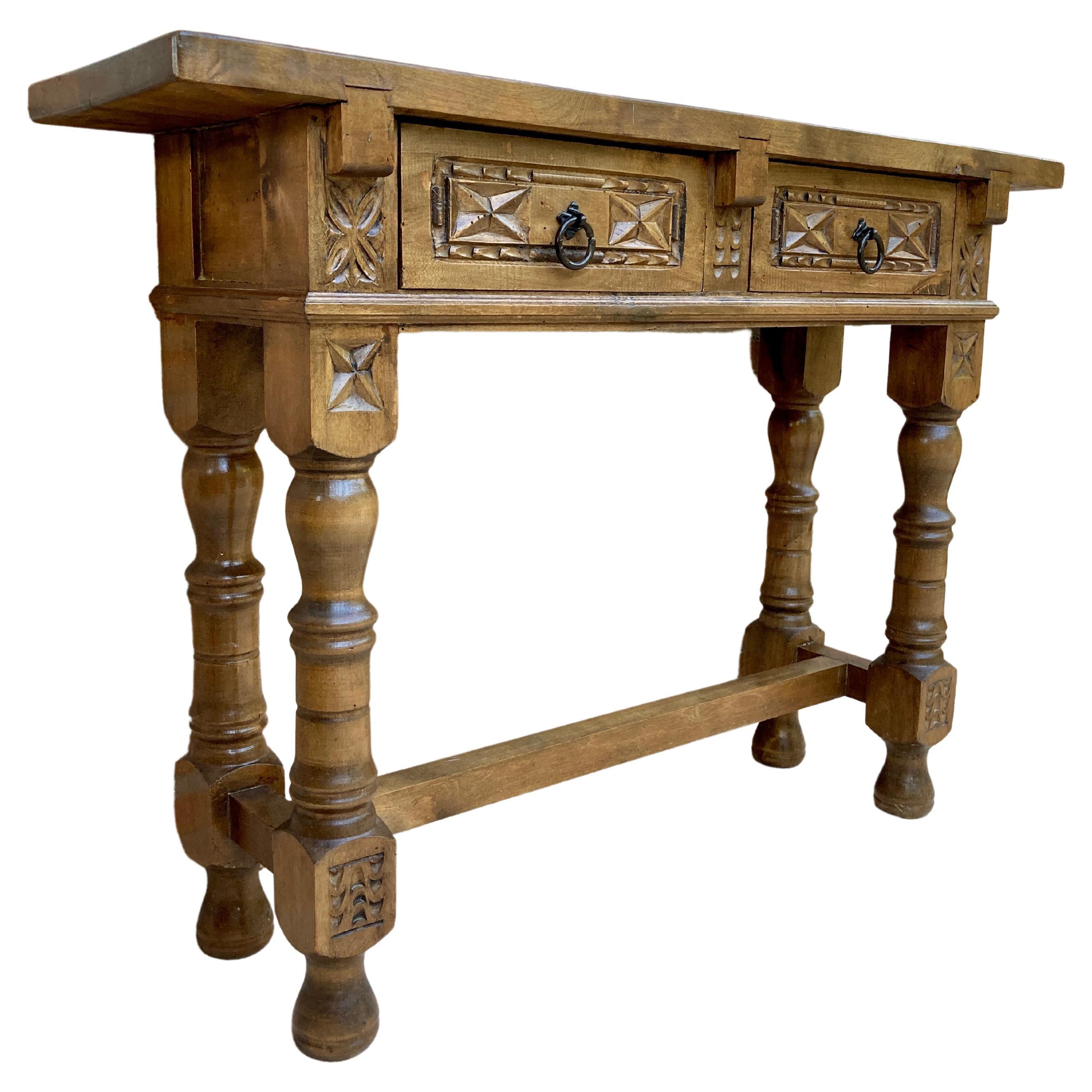 Table console espagnole du début du 20e siècle avec 2 tiroirs et pieds tournés en vente