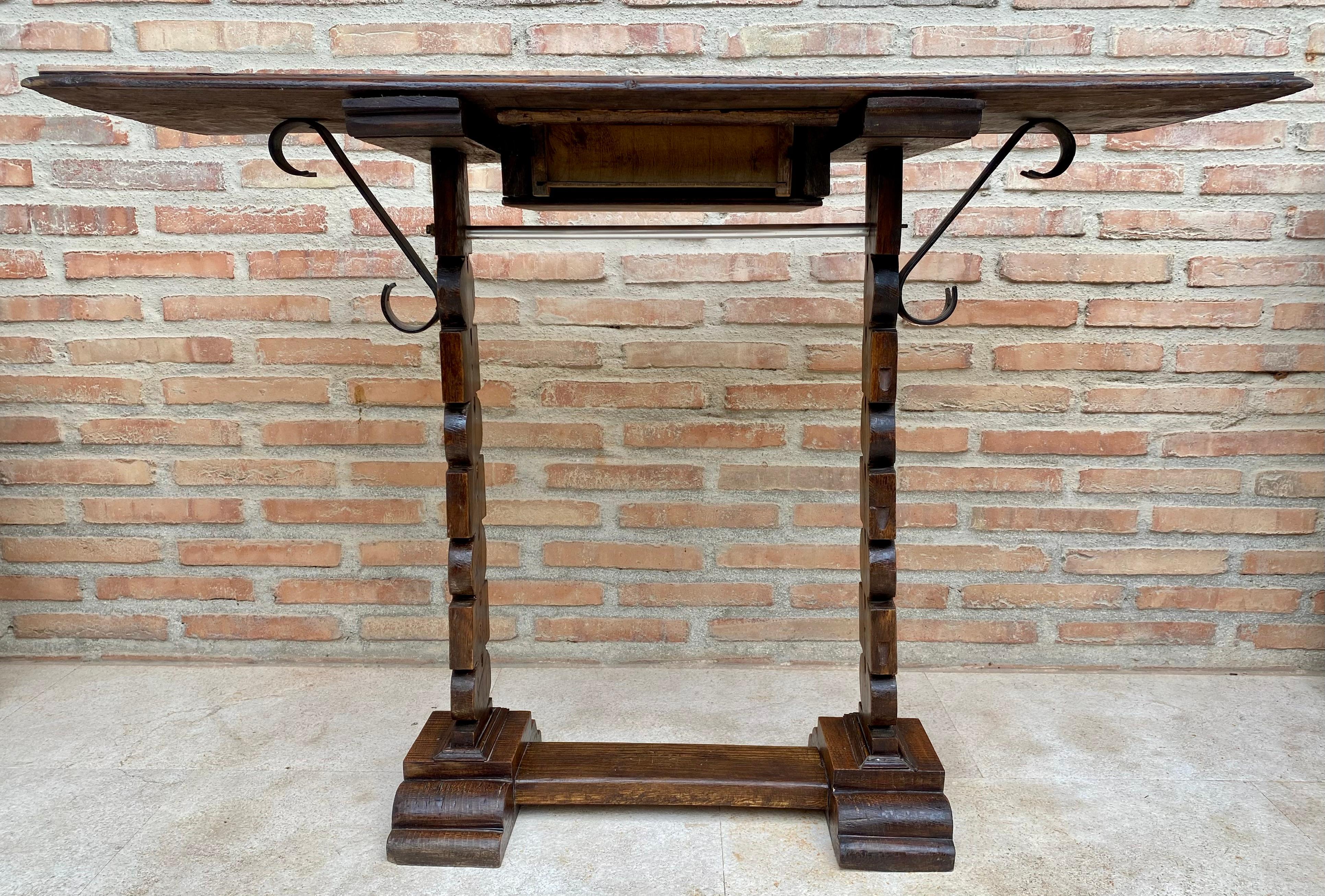 Early 20th Century Spanish Console Table with One Drawer, 1940s For Sale 5