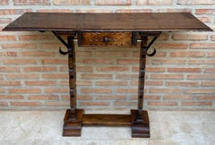 Table console espagnole à un tiroir, début du 20e siècle, années 1940