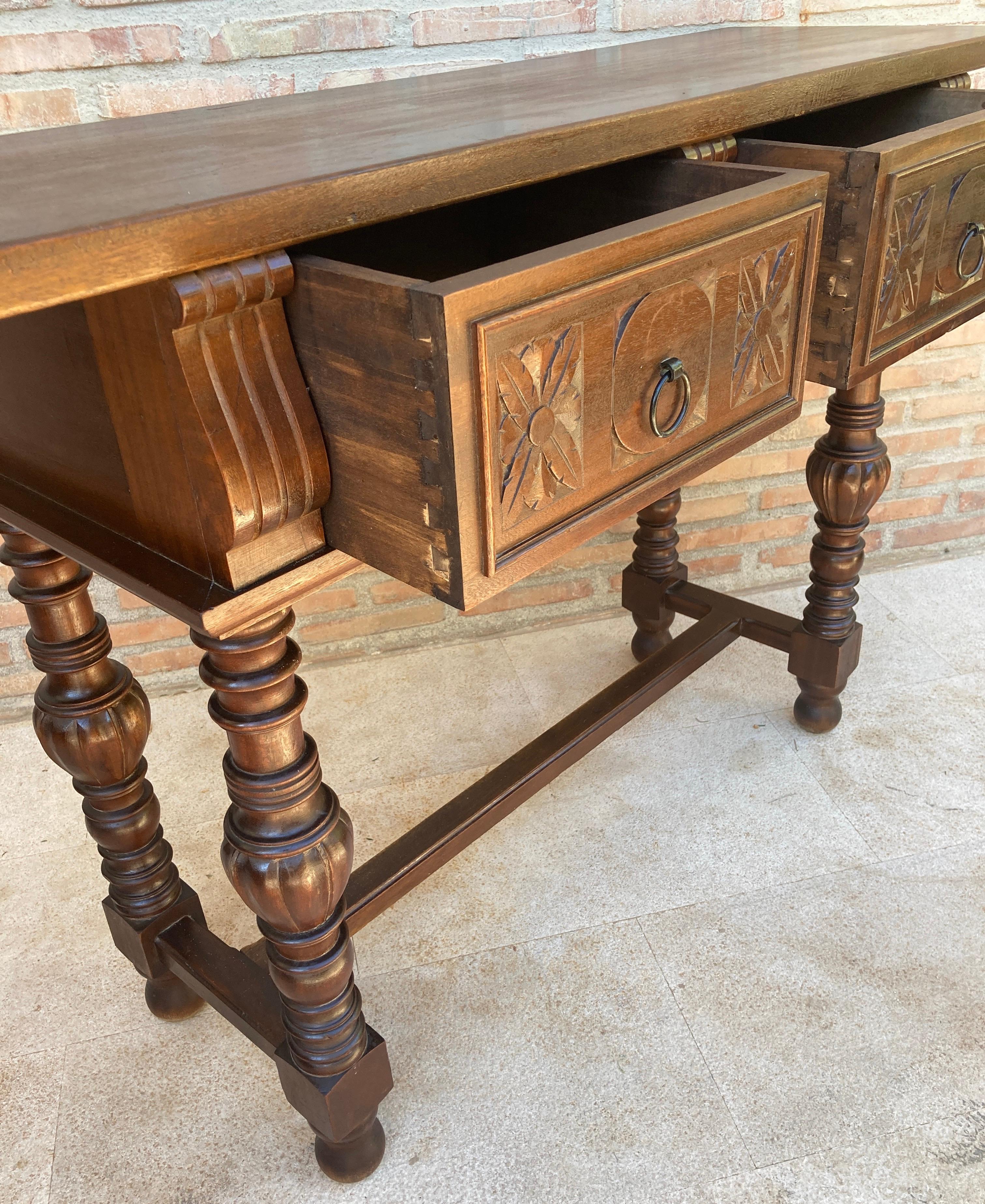 Early 20th Century Spanish Console Table with Two Carved Drawers and Turned Legs For Sale 4