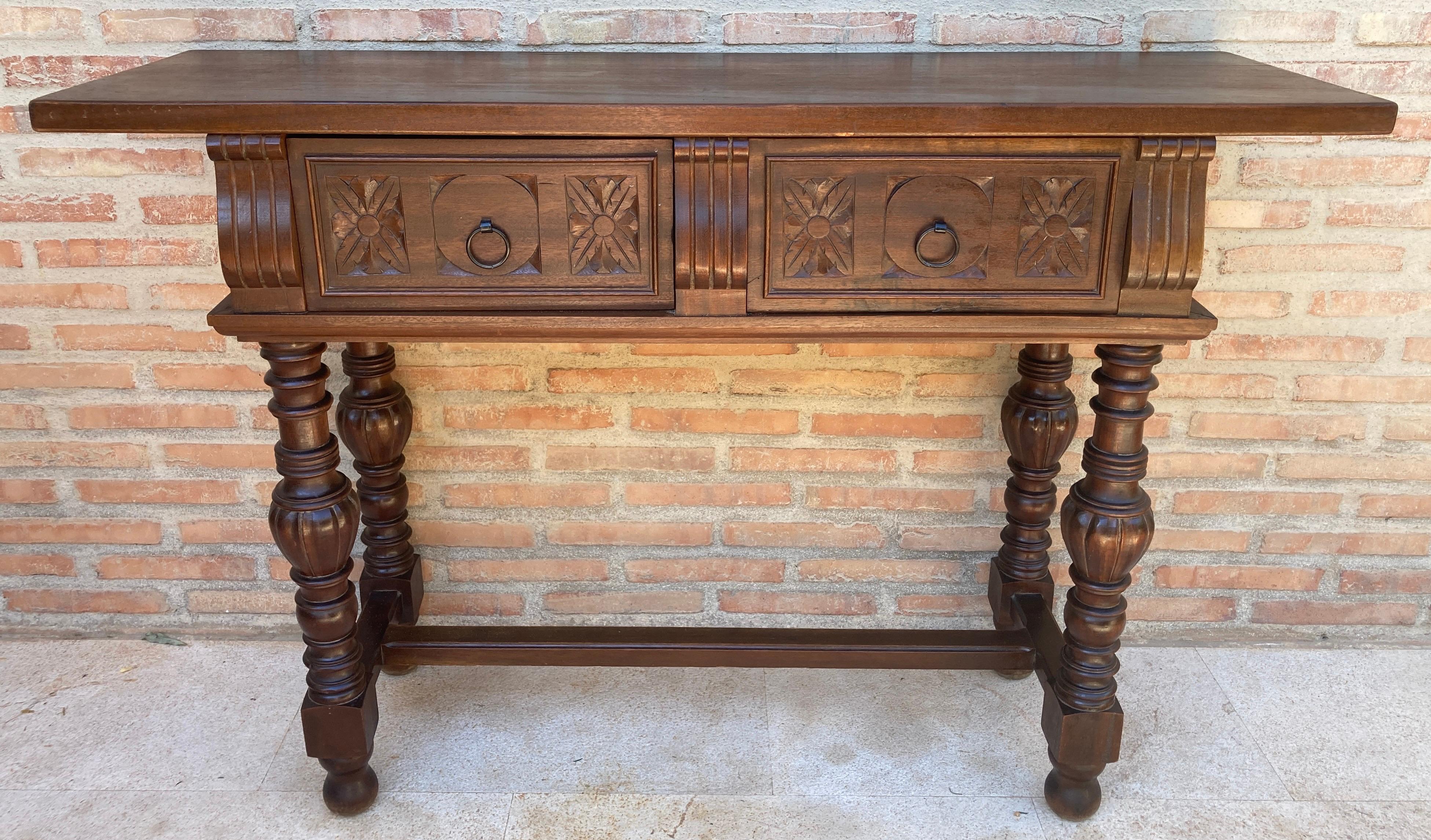 Spanish Colonial Early 20th Century Spanish Console Table with Two Carved Drawers and Turned Legs For Sale